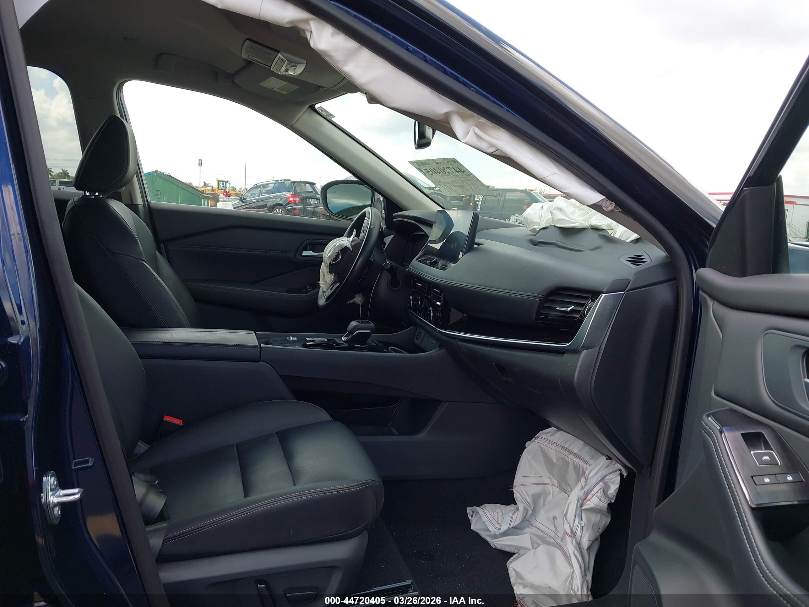 NISSAN ROGUE image 5