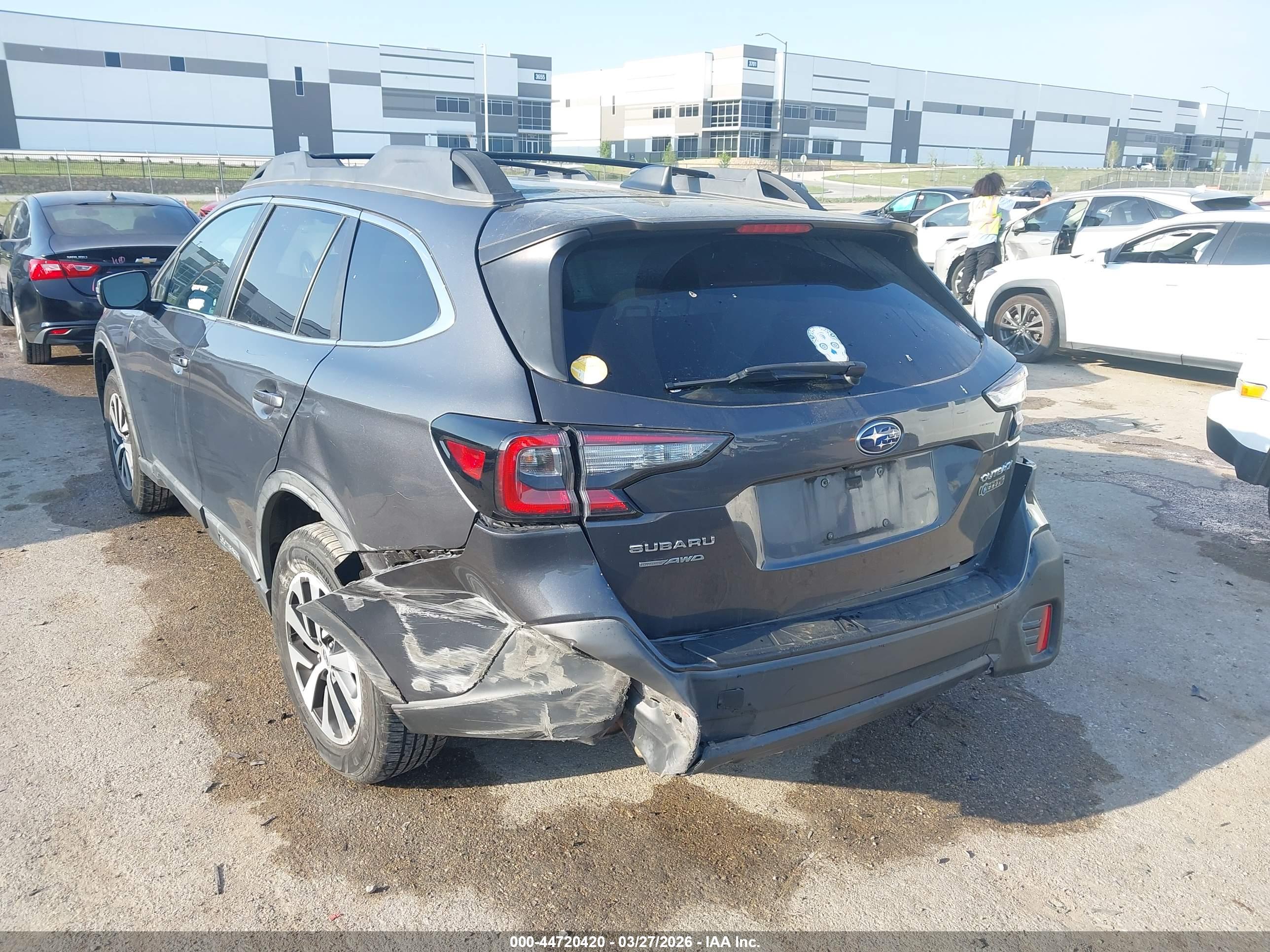 SUBARU OUTBACK image 3