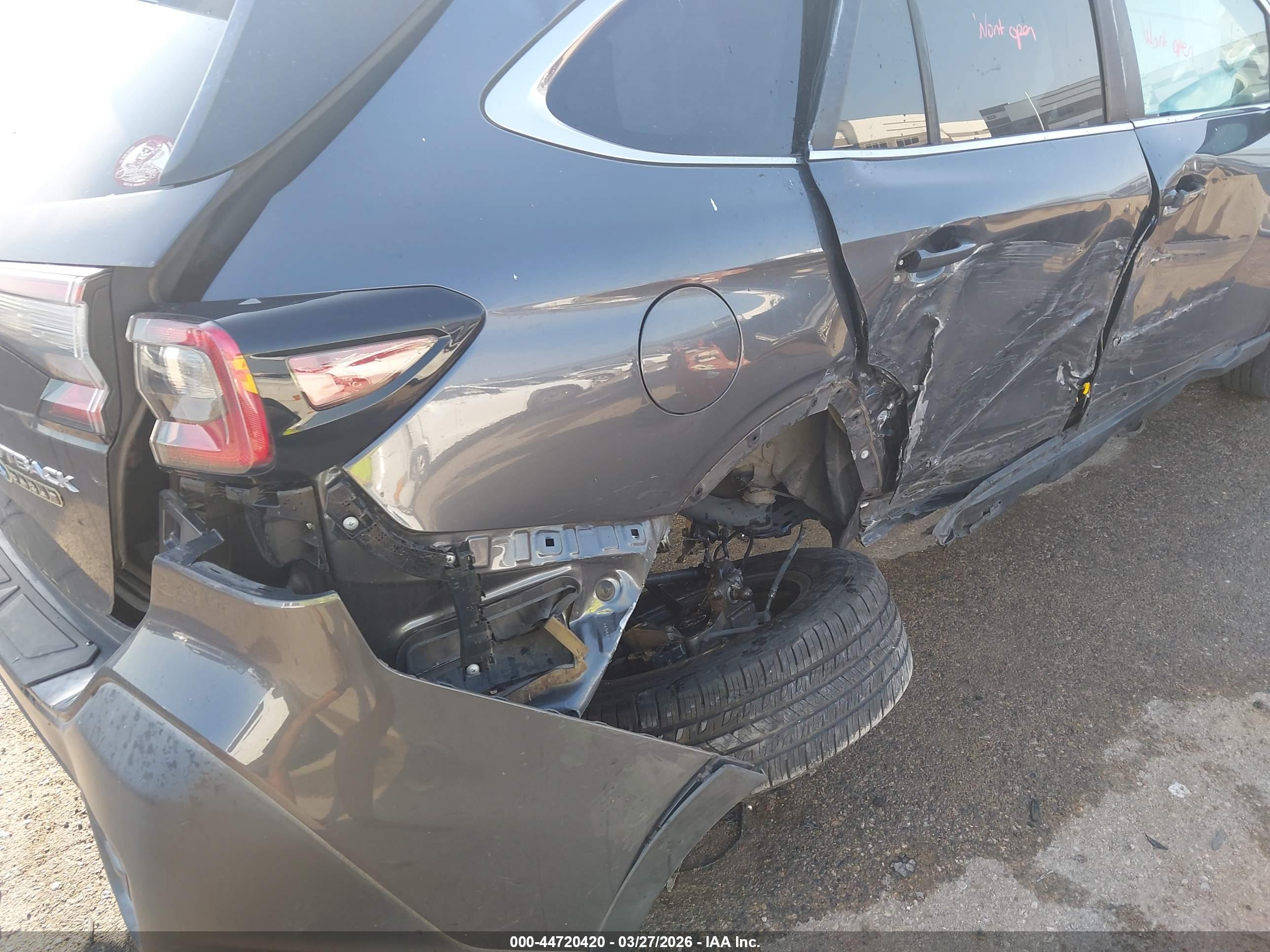 SUBARU OUTBACK image 6