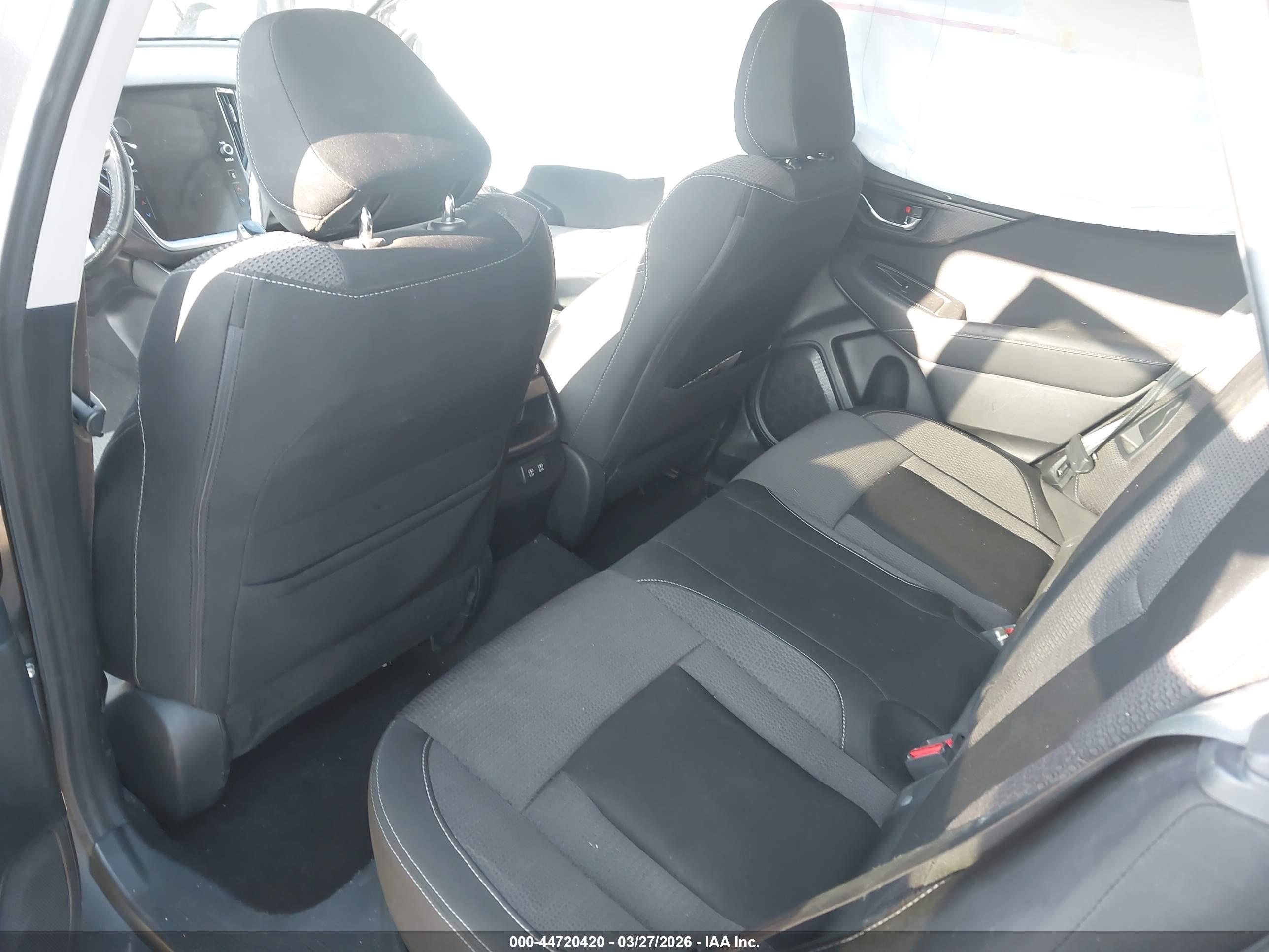 SUBARU OUTBACK image 8