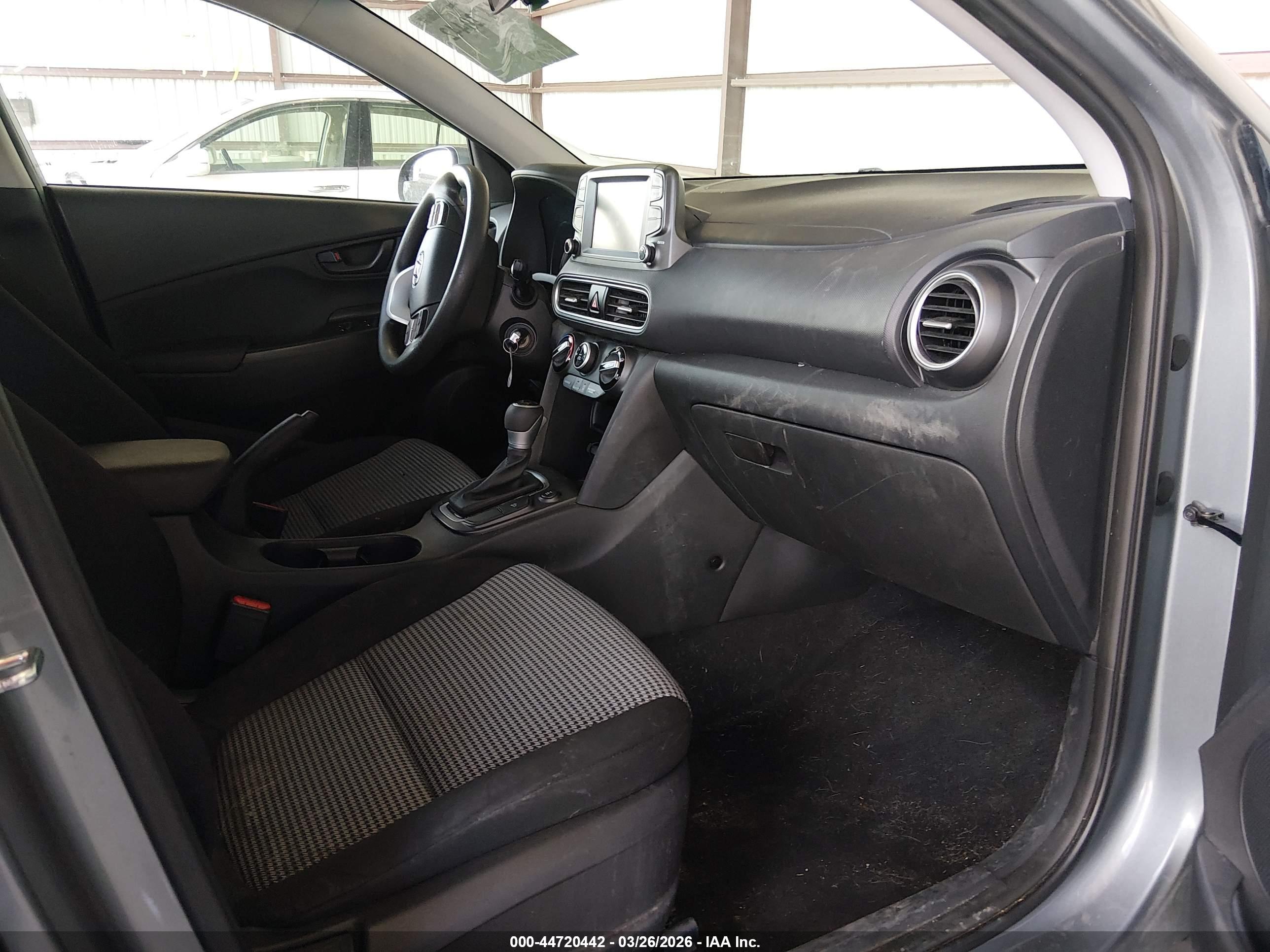 HYUNDAI KONA image 5