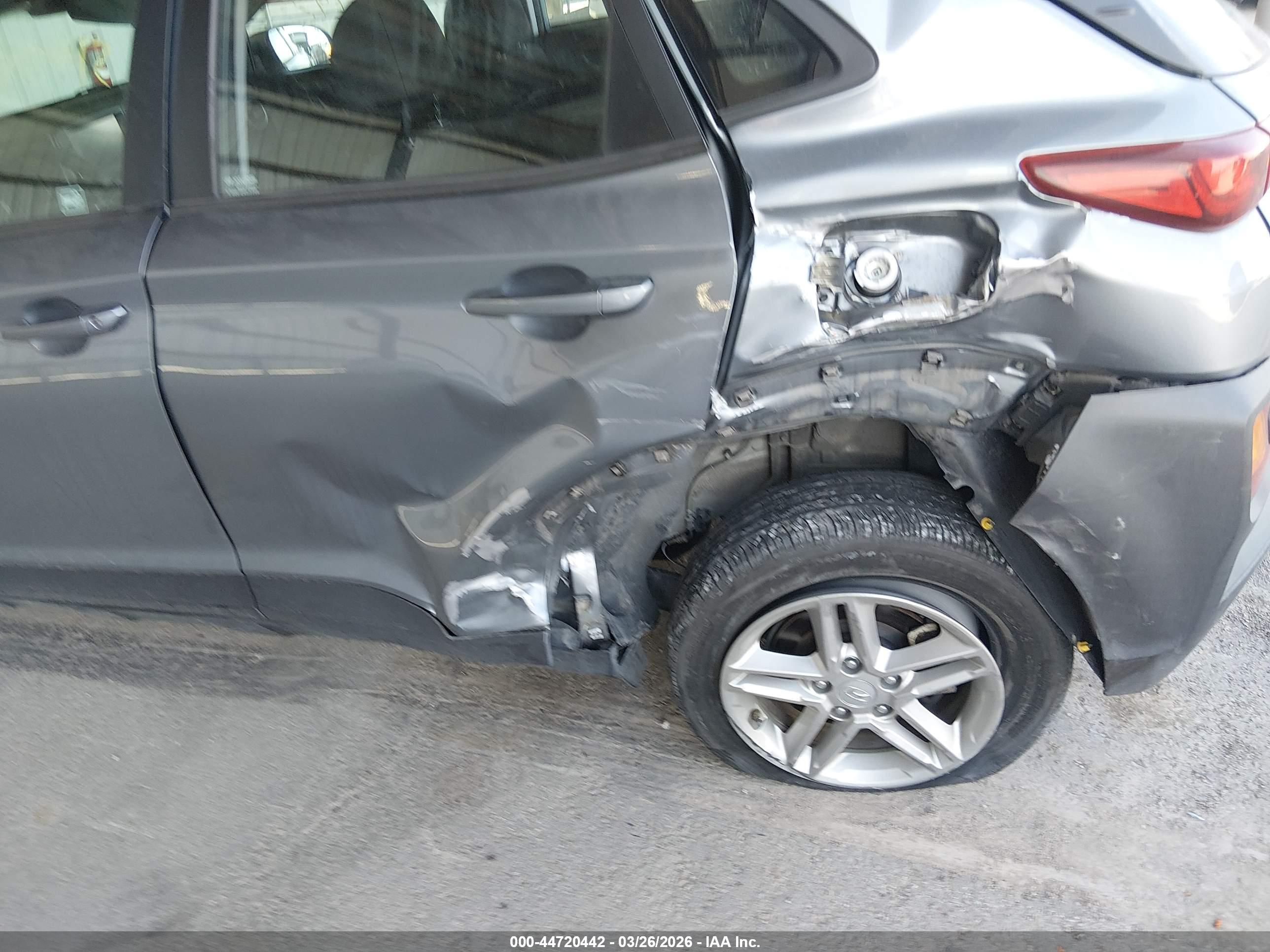 HYUNDAI KONA image 6