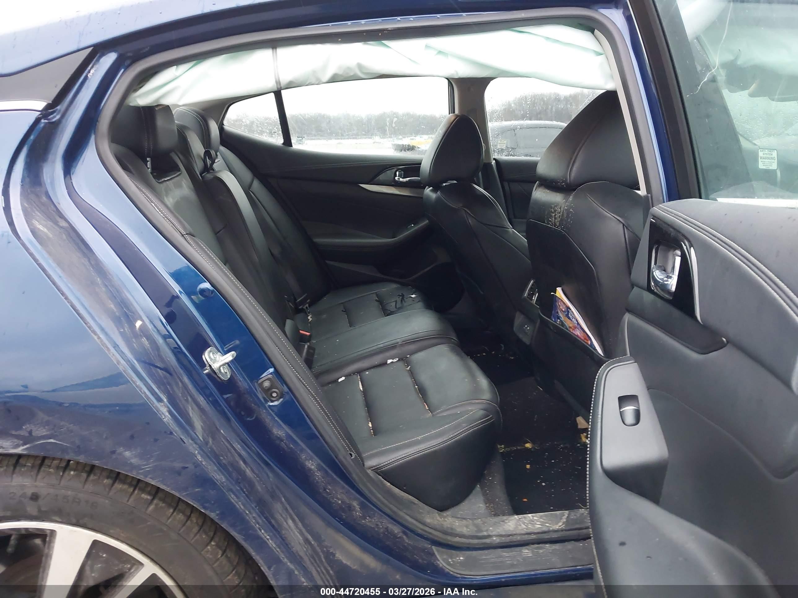NISSAN MAXIMA image 8