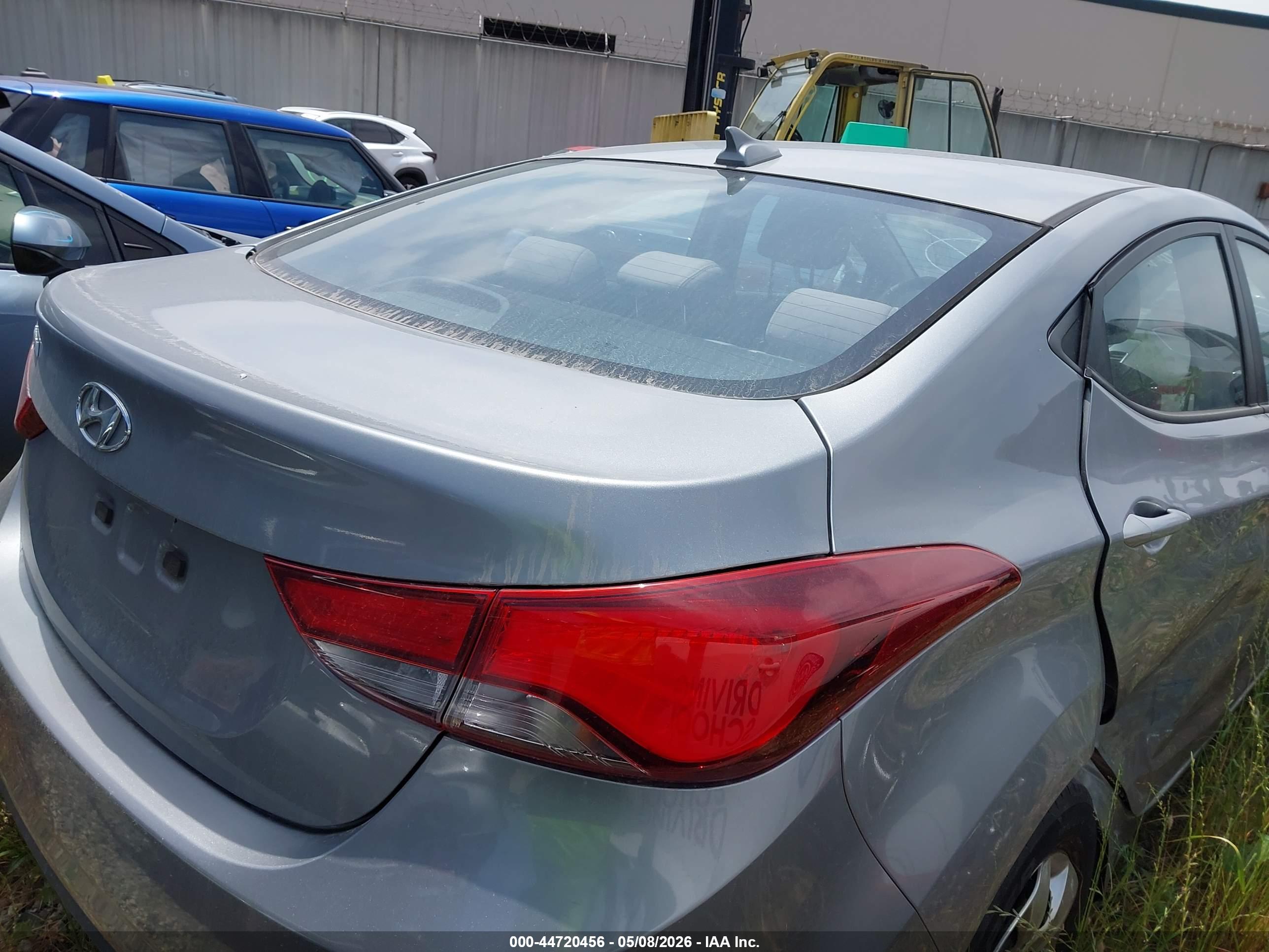 HYUNDAI ELANTRA image 4