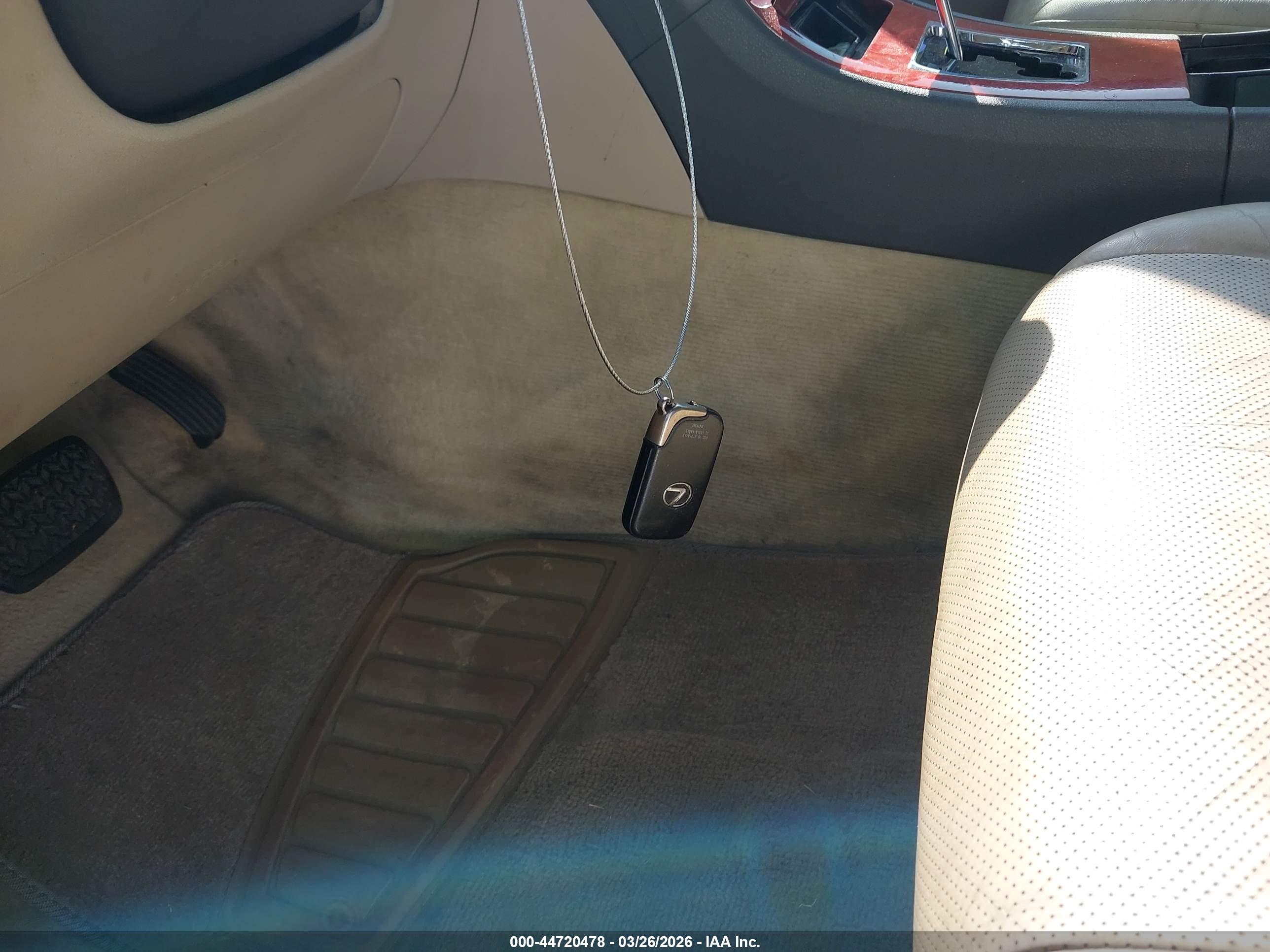 LEXUS ES image 11
