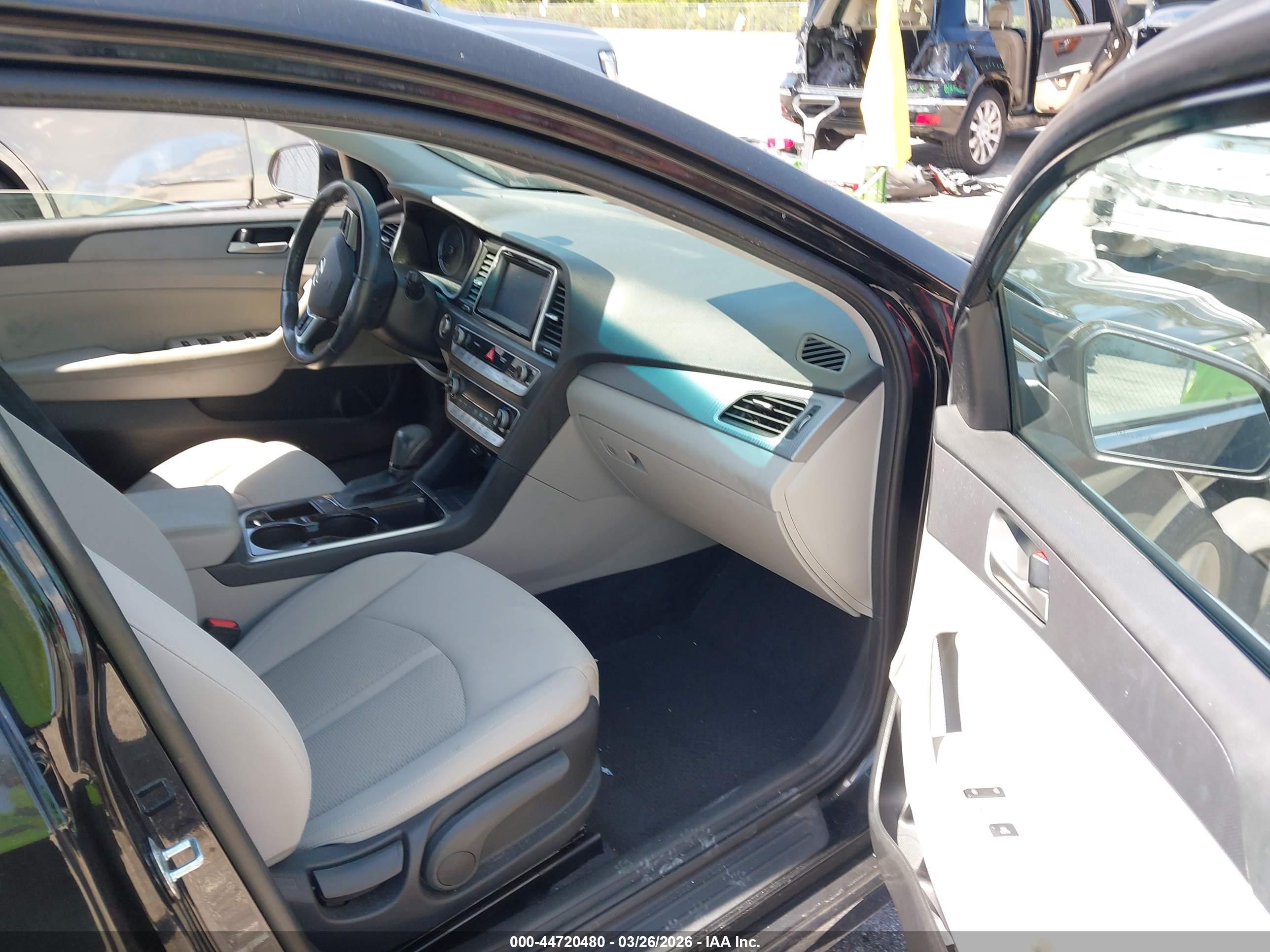 HYUNDAI SONATA image 5