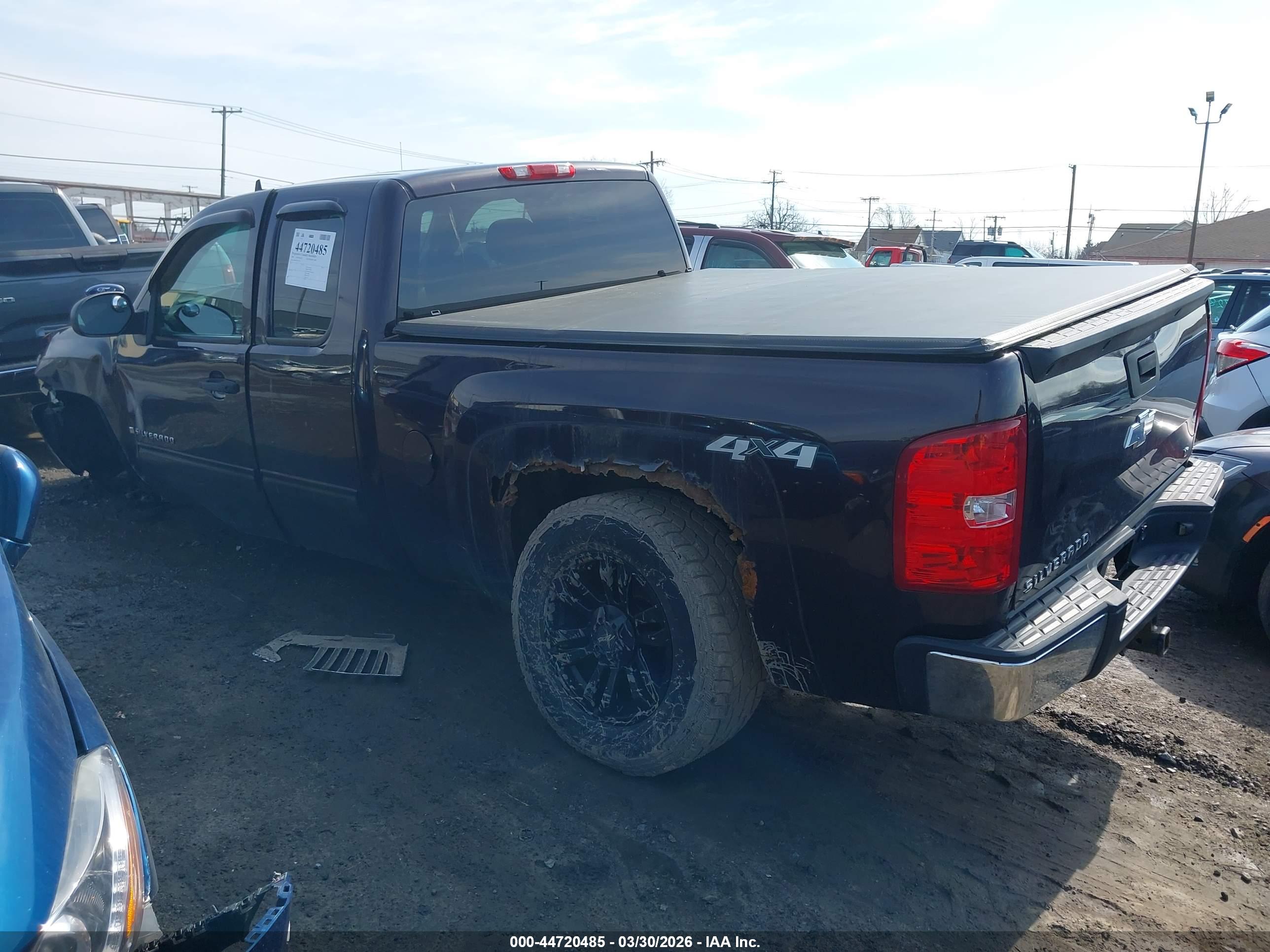 CHEVROLET SILVERADO image 3