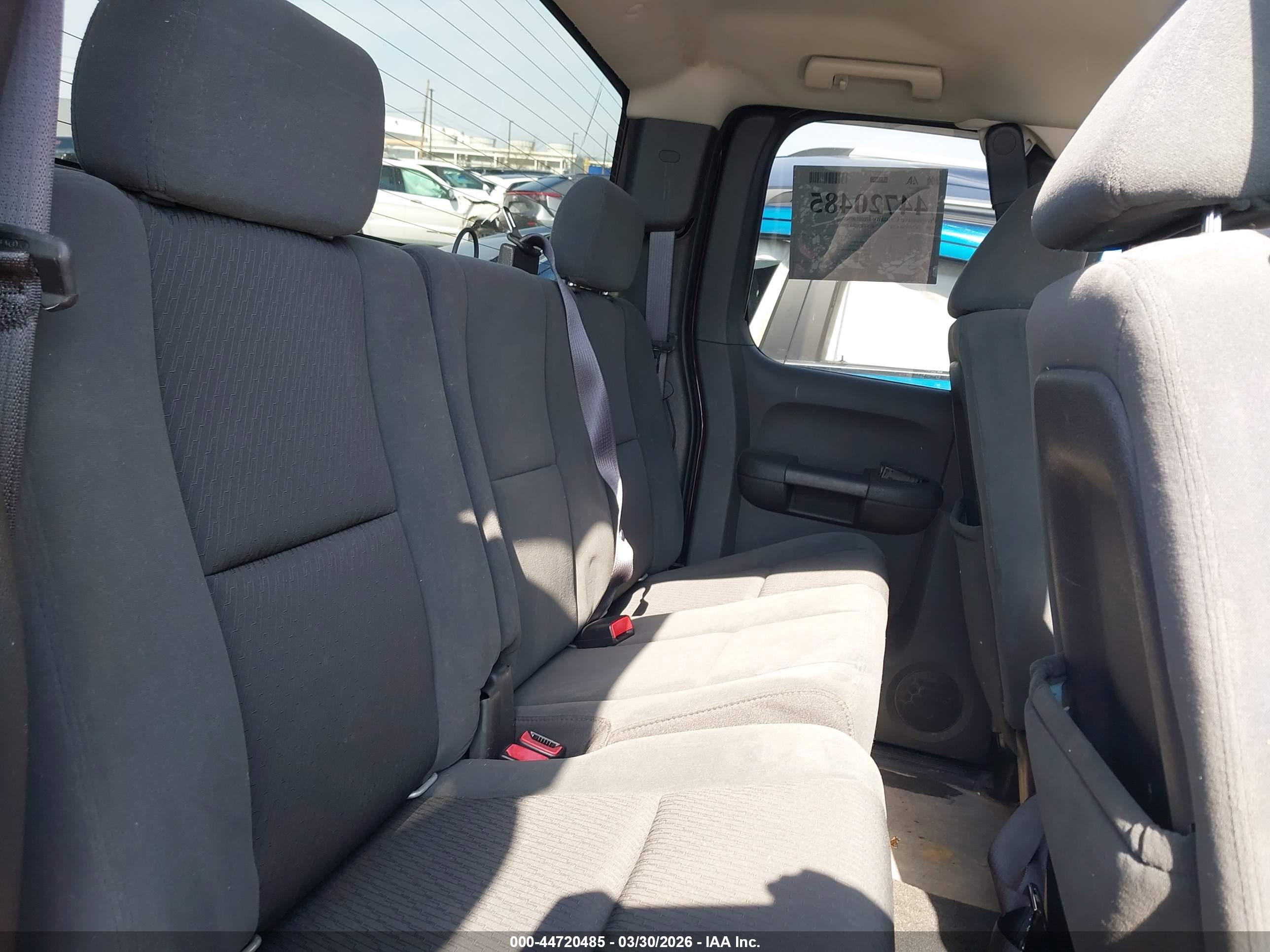 CHEVROLET SILVERADO image 8