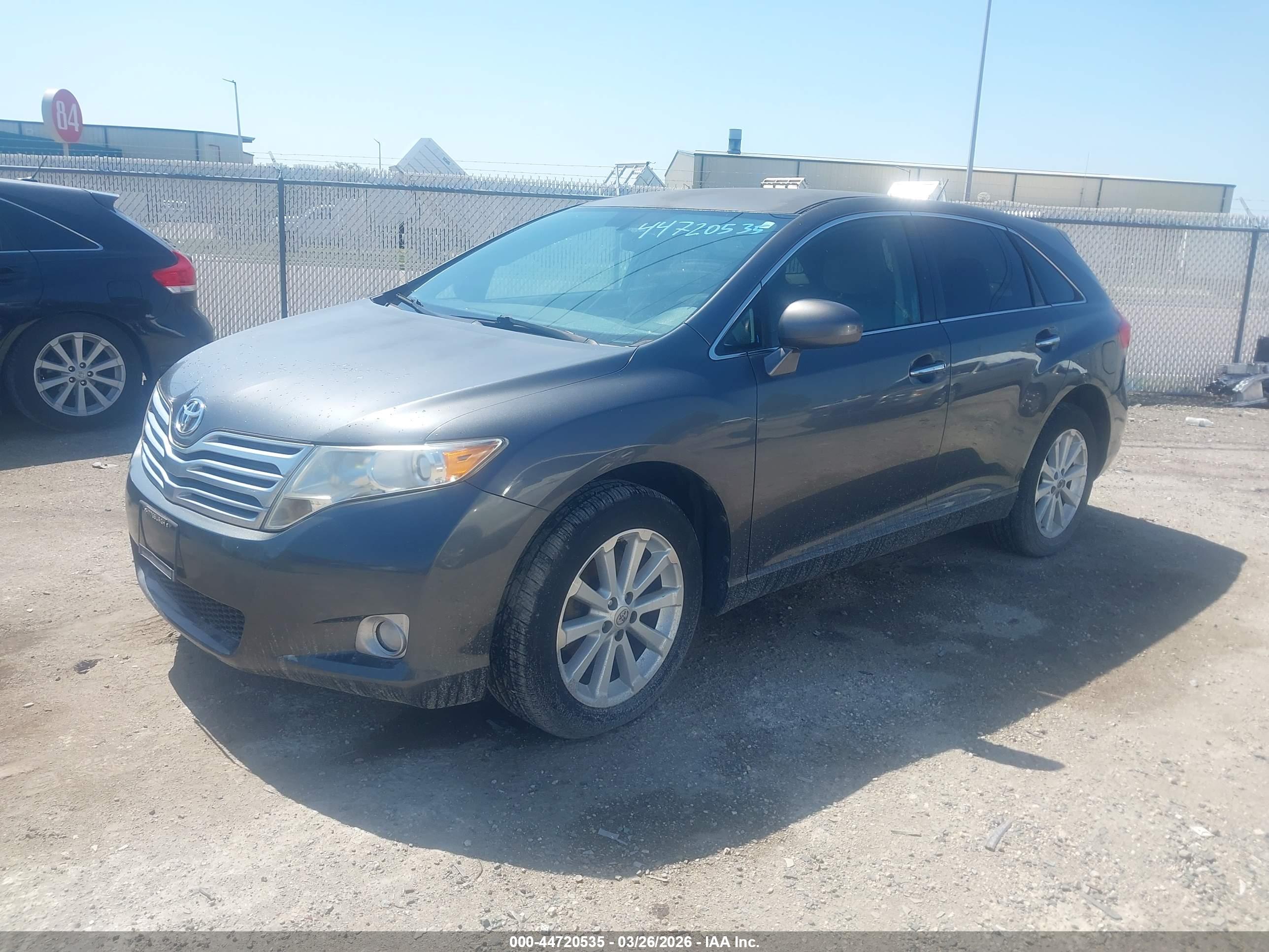 TOYOTA VENZA image 2