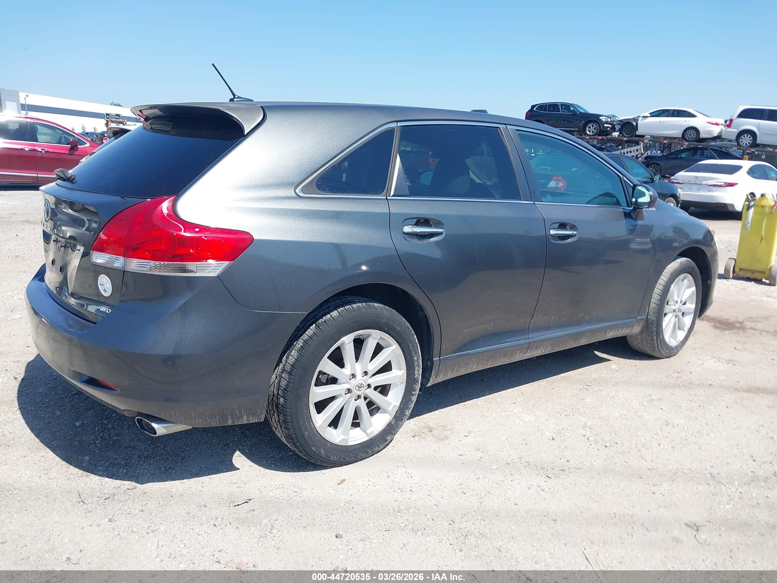 TOYOTA VENZA image 4