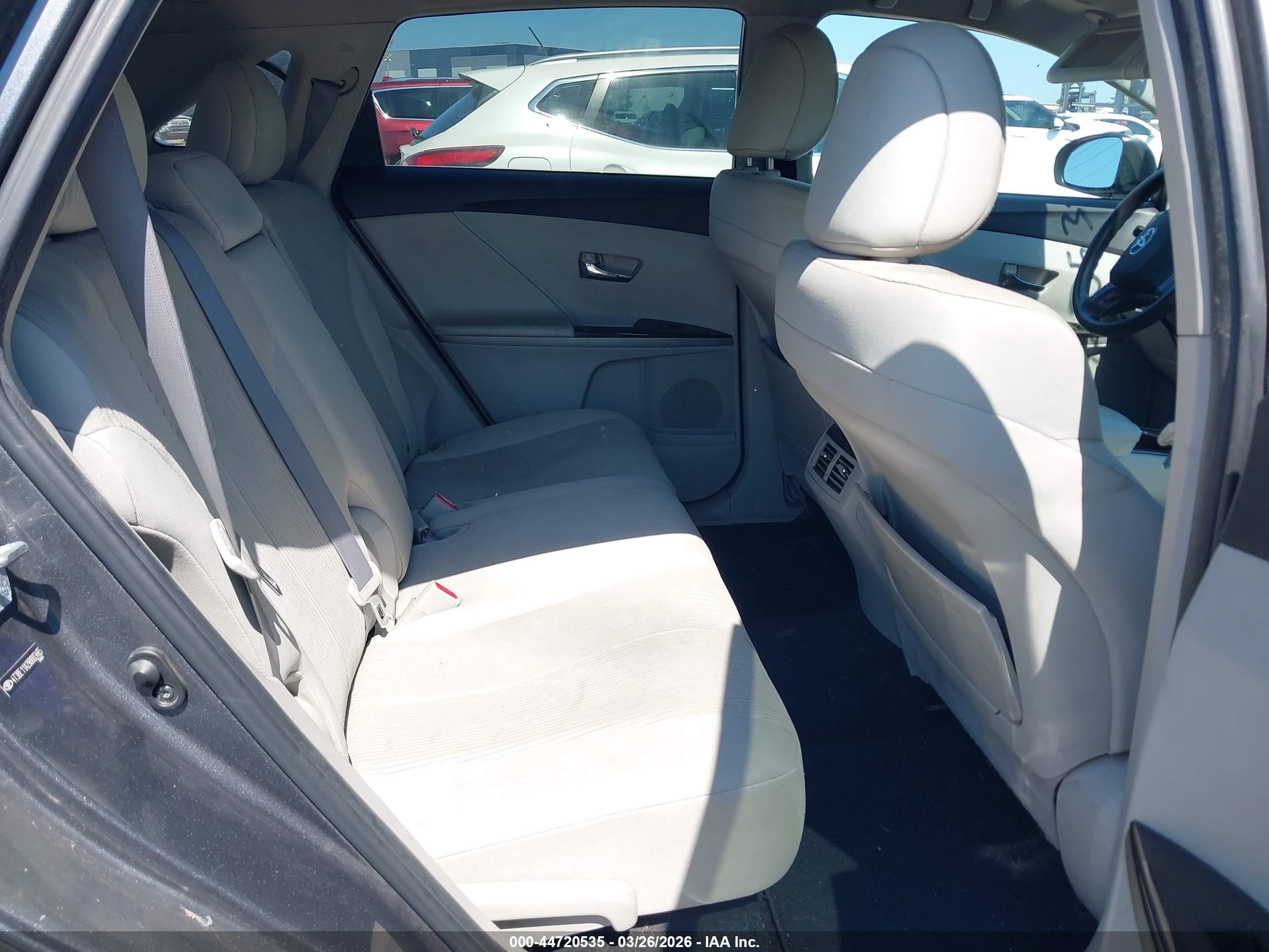 TOYOTA VENZA image 8
