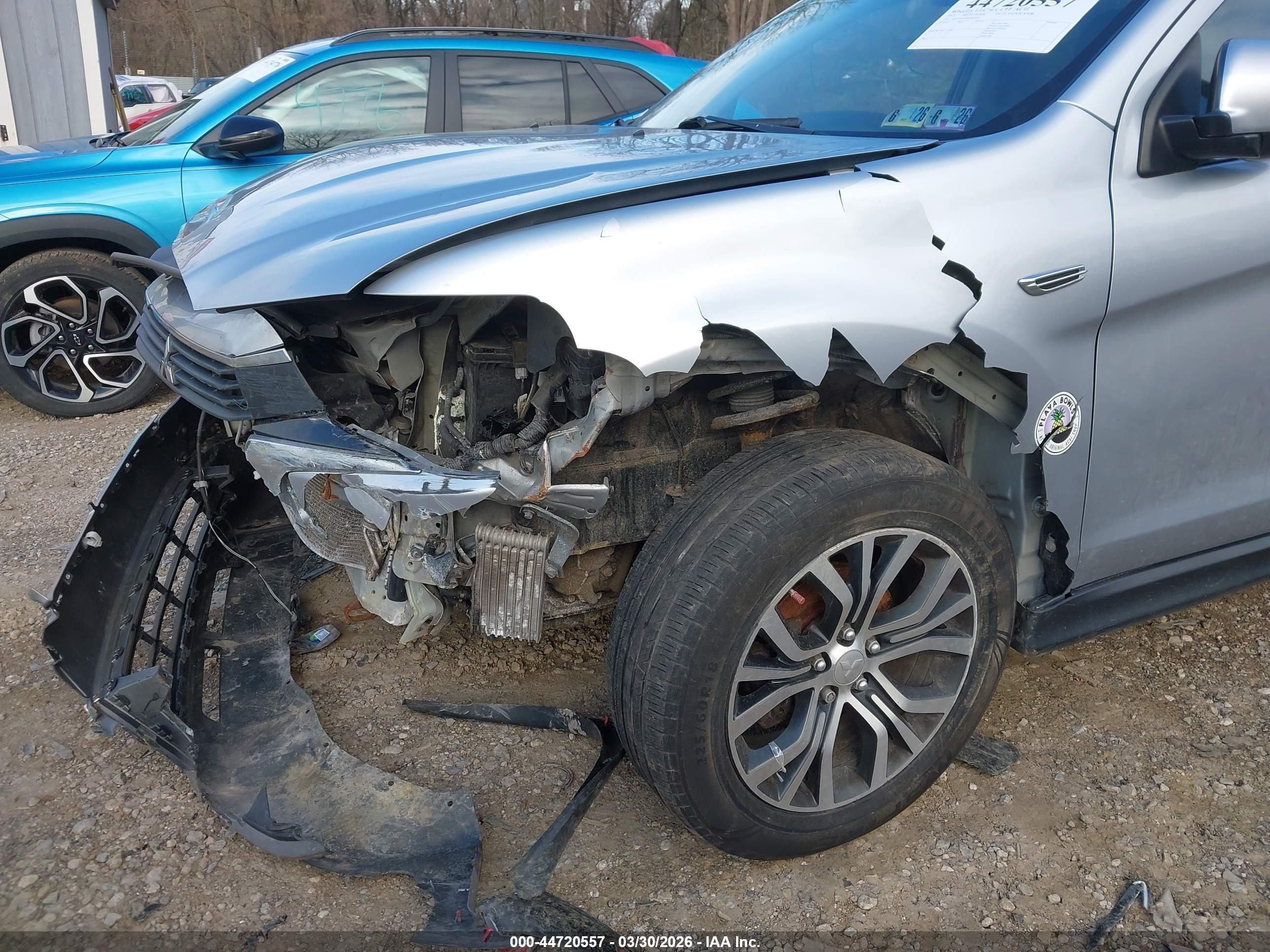 MITSUBISHI OUTLANDER image 6