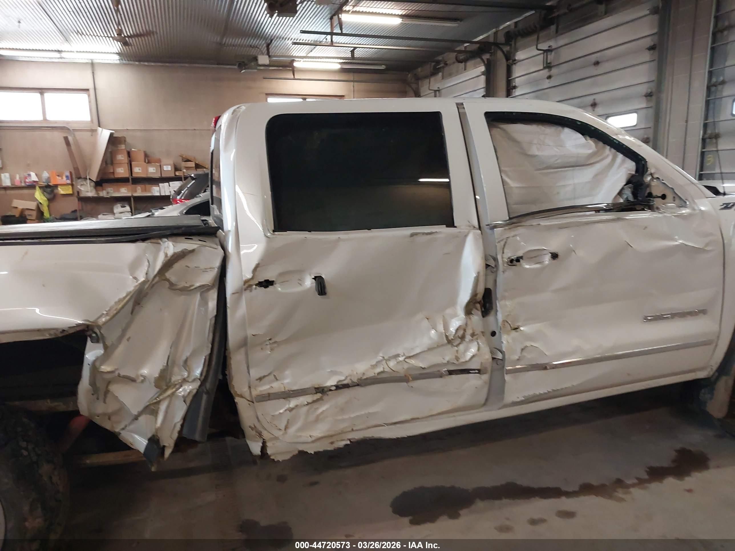 GMC SIERRA image 6