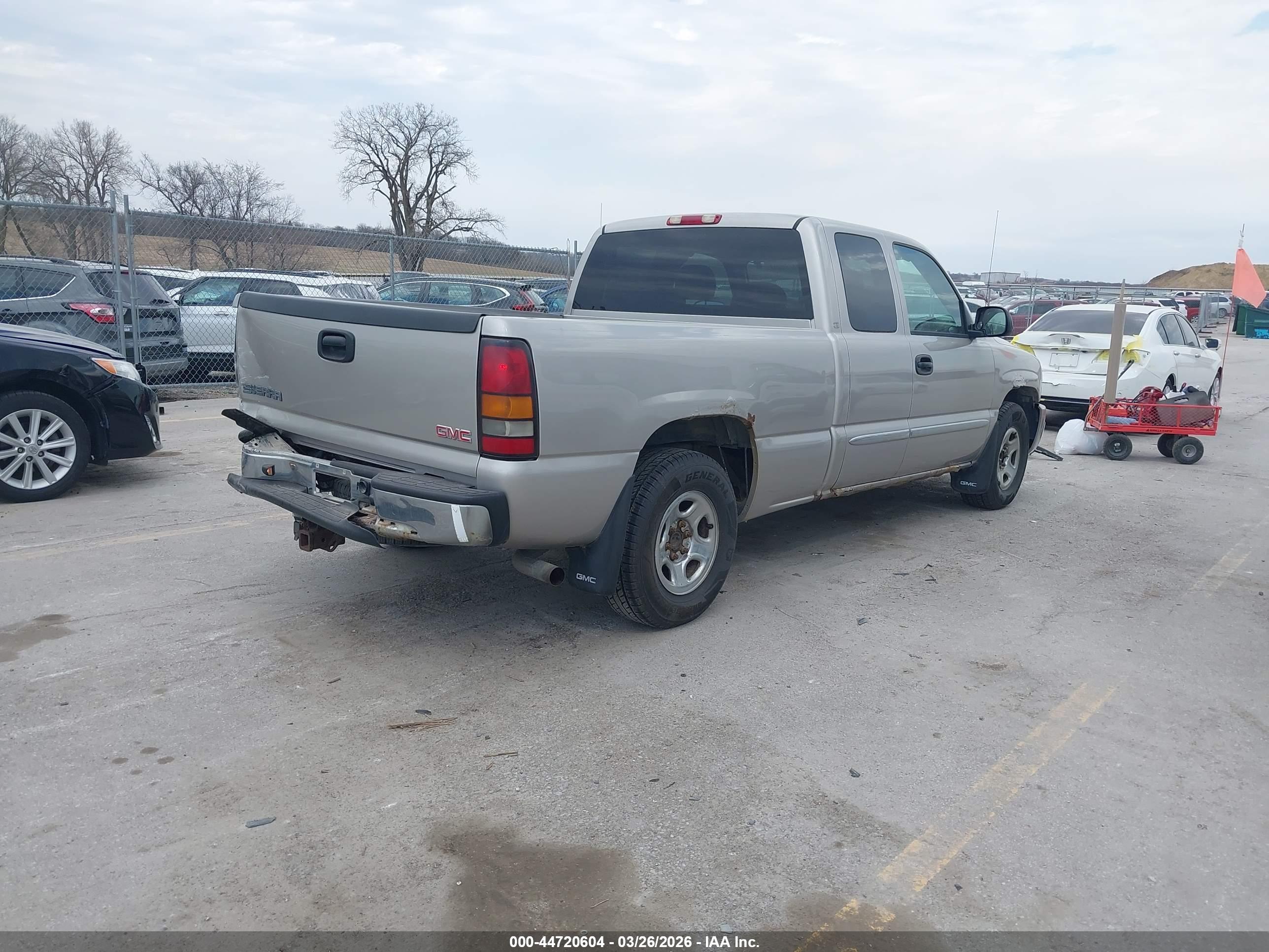 GMC SIERRA image 4