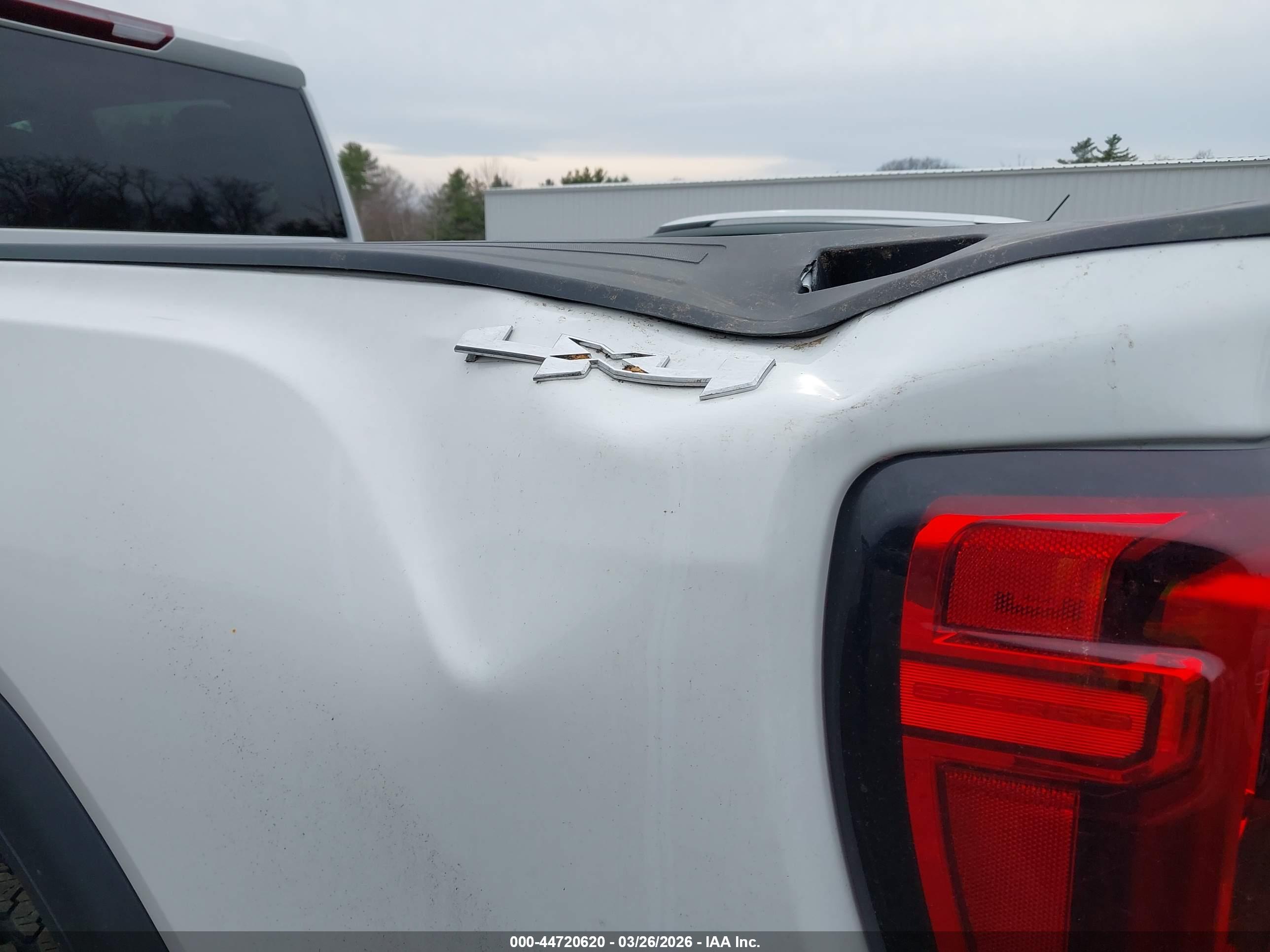 GMC SIERRA image 6