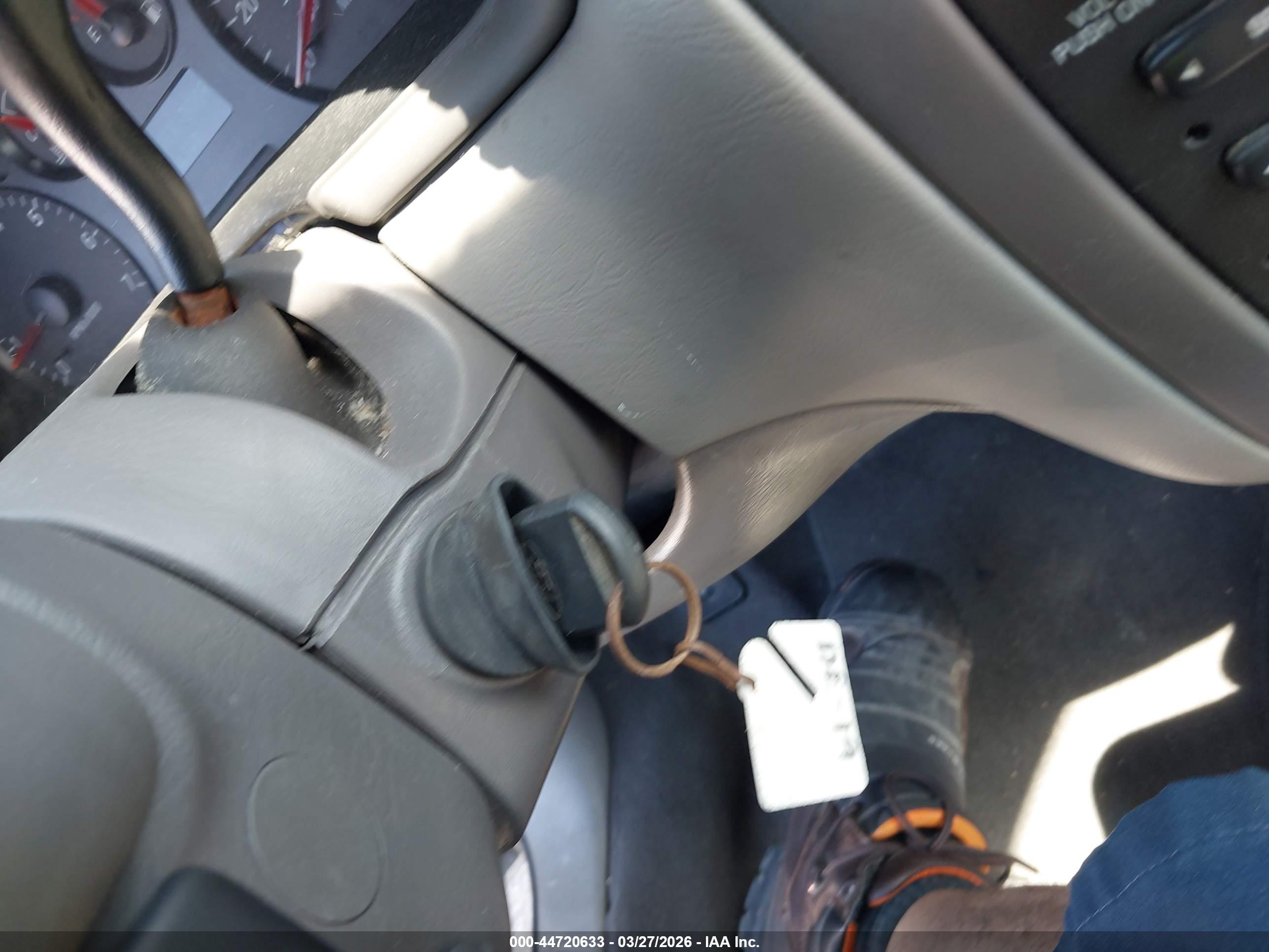 FORD TAURUS image 11