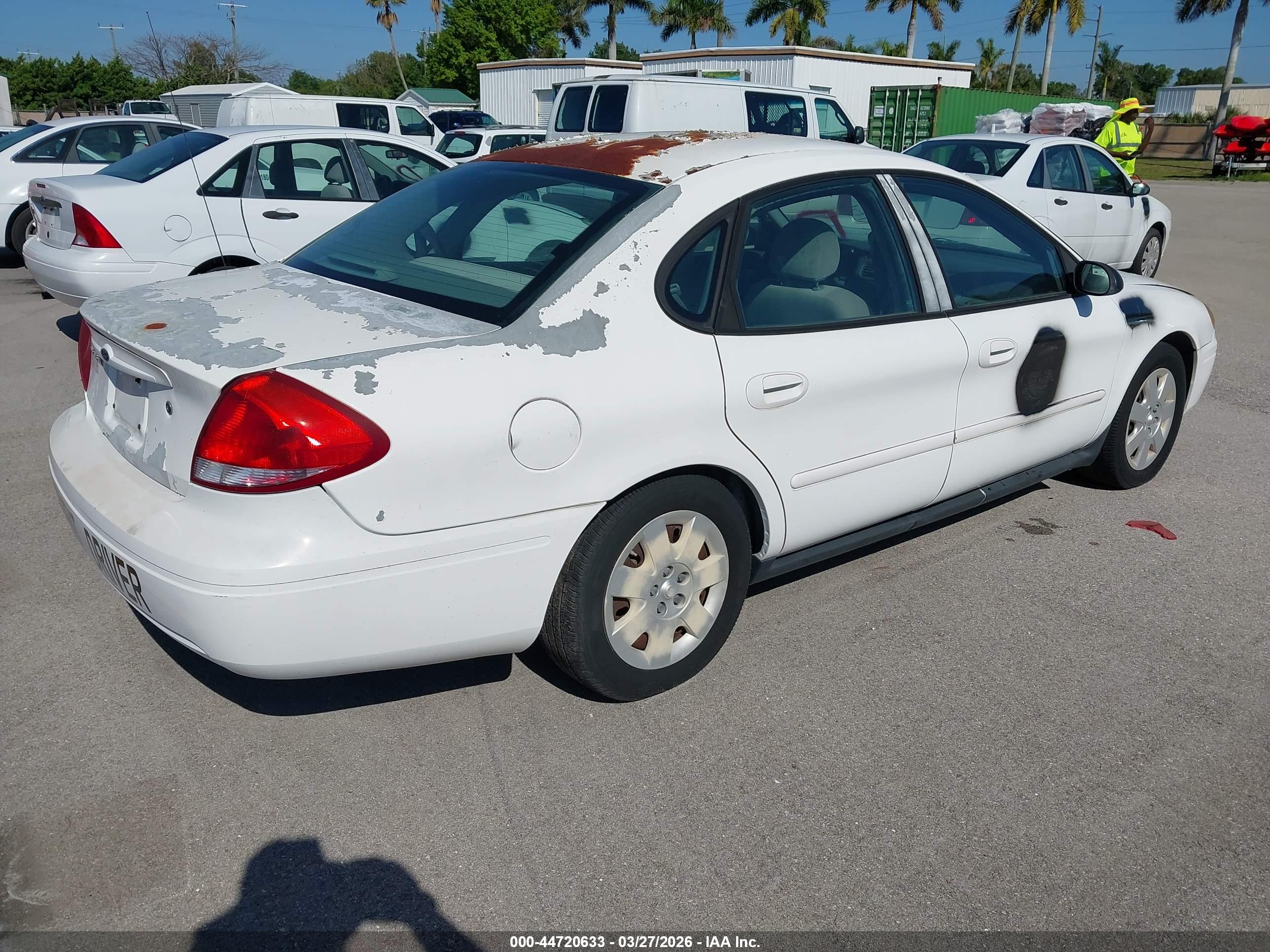 FORD TAURUS image 4