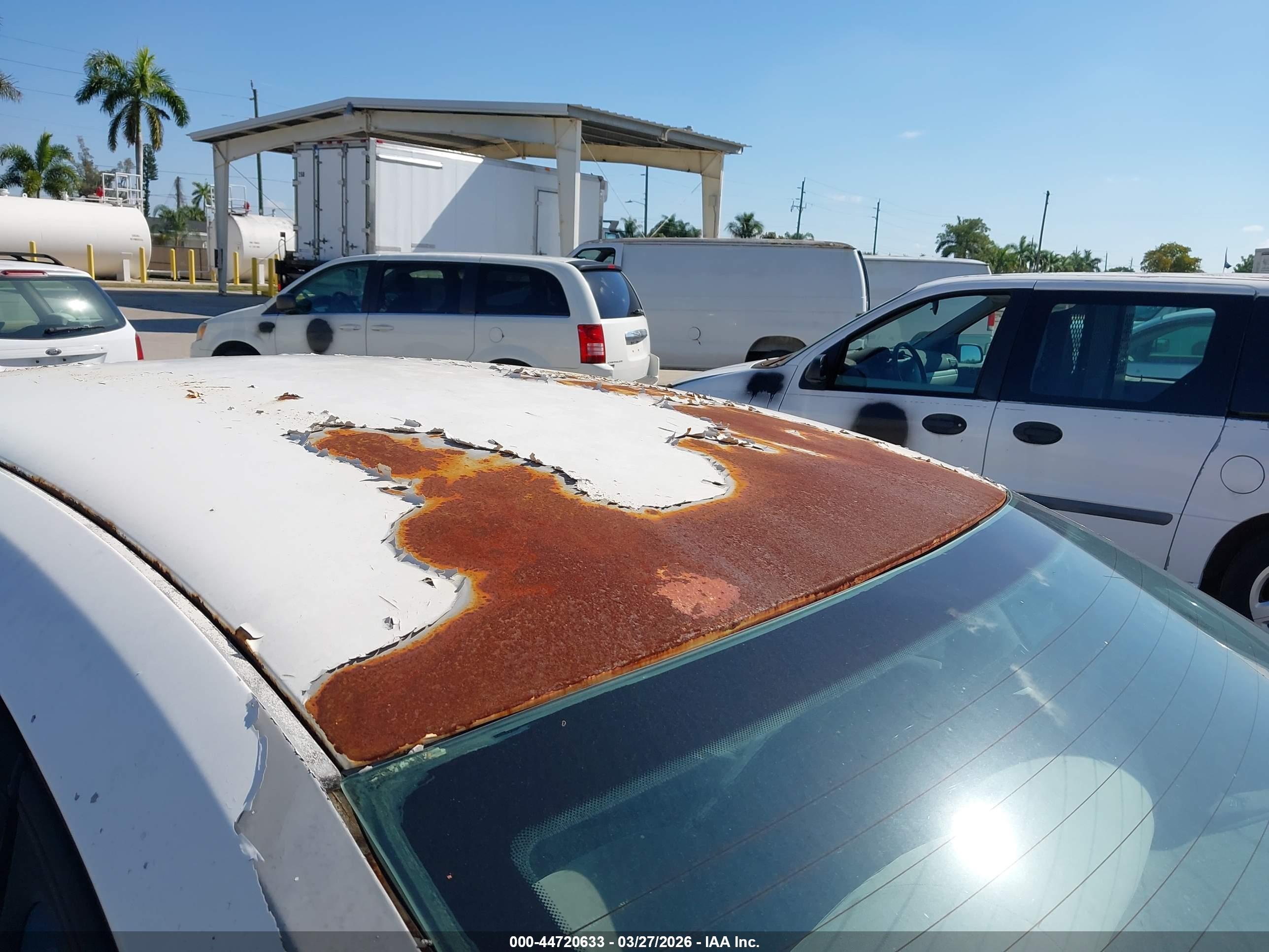 FORD TAURUS image 6