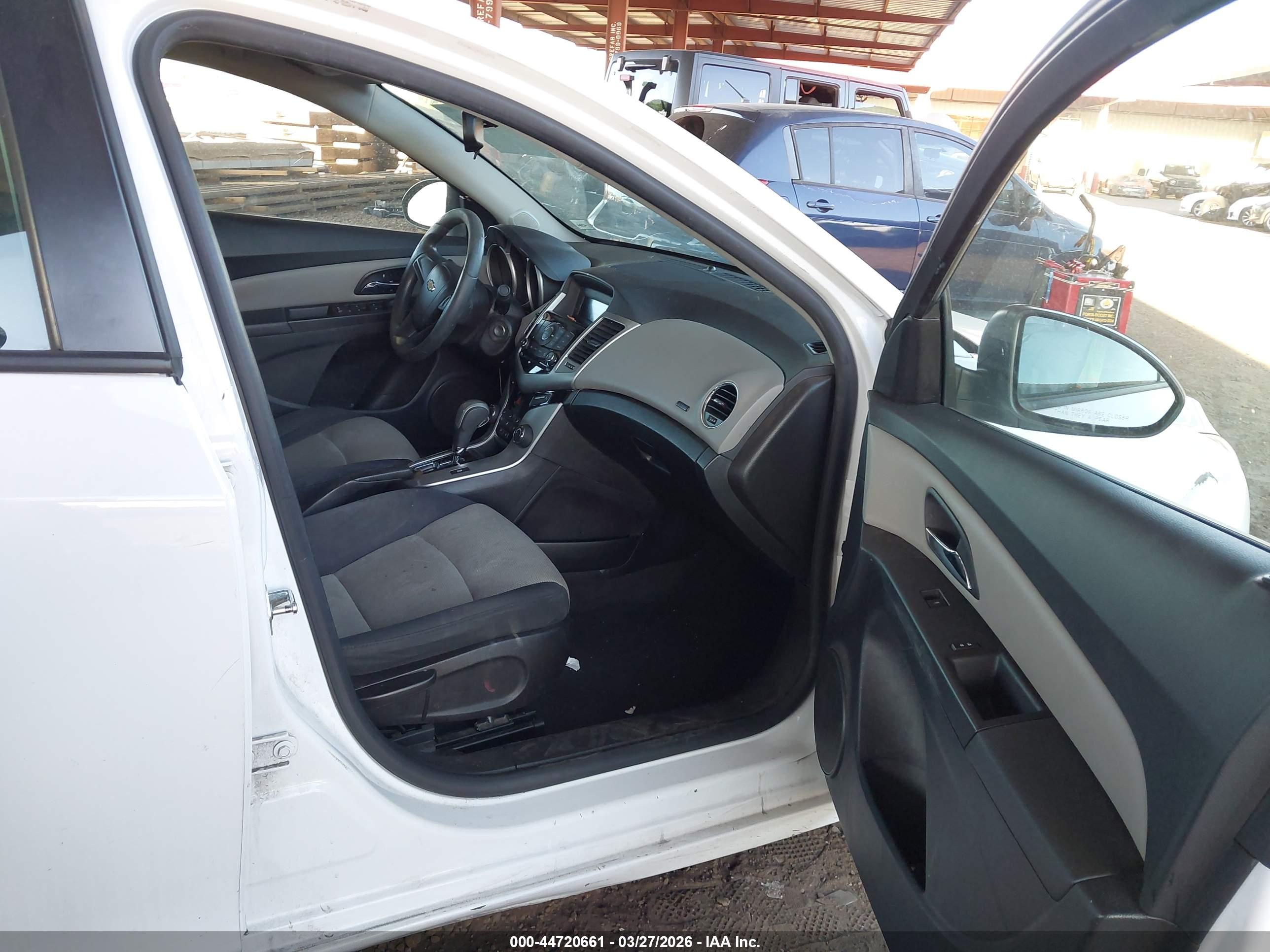 CHEVROLET CRUZE image 5
