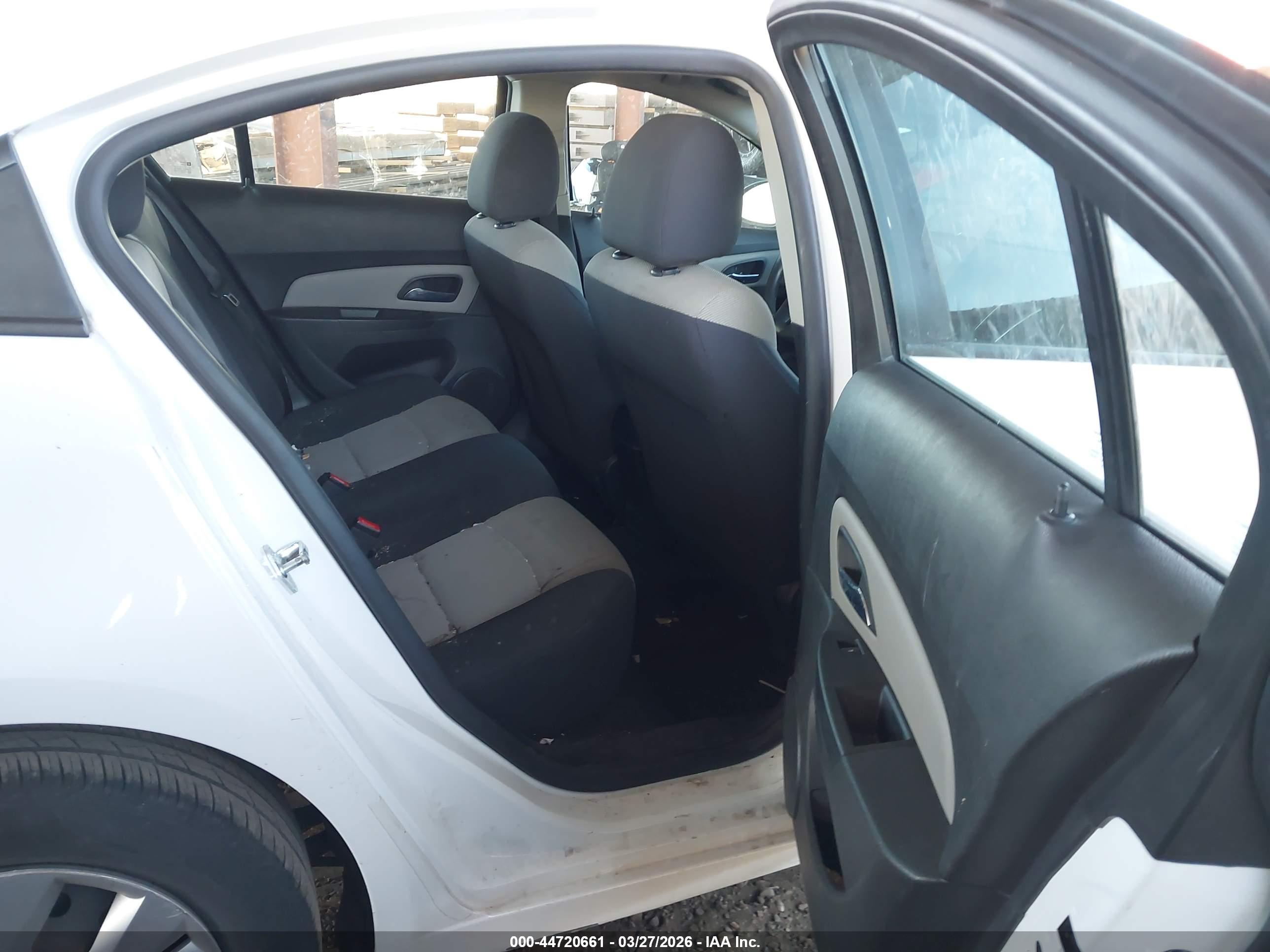 CHEVROLET CRUZE image 8