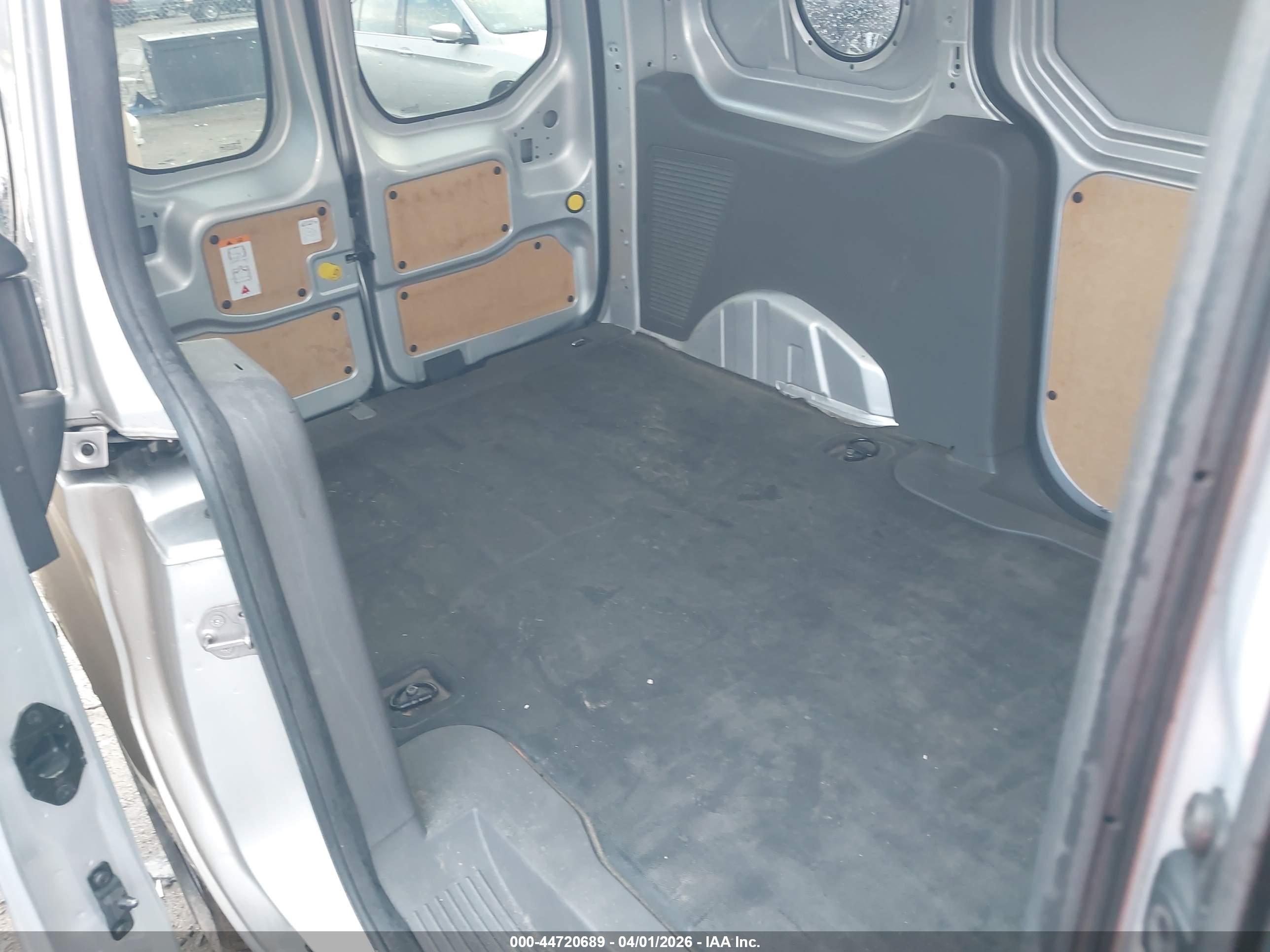 FORD TRANSIT image 8