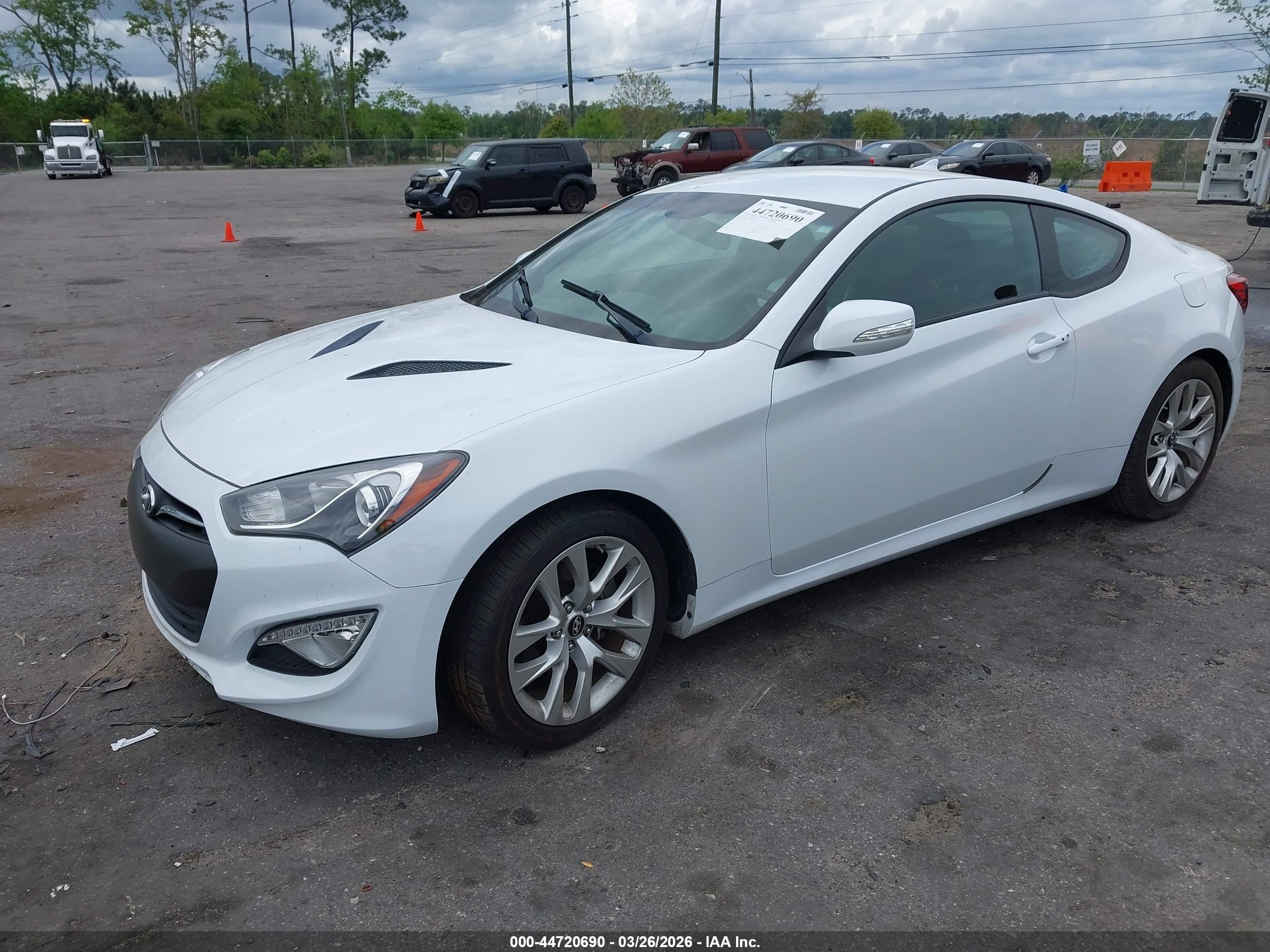 HYUNDAI GENESIS image 2