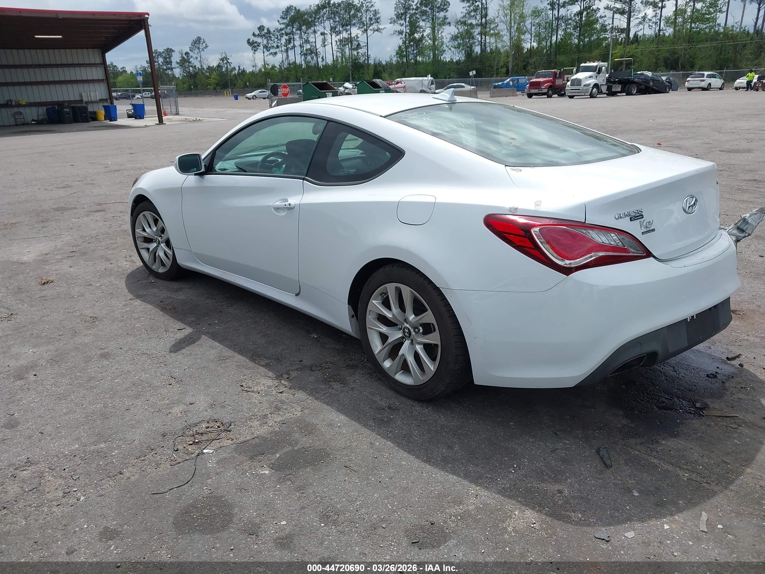 HYUNDAI GENESIS image 3