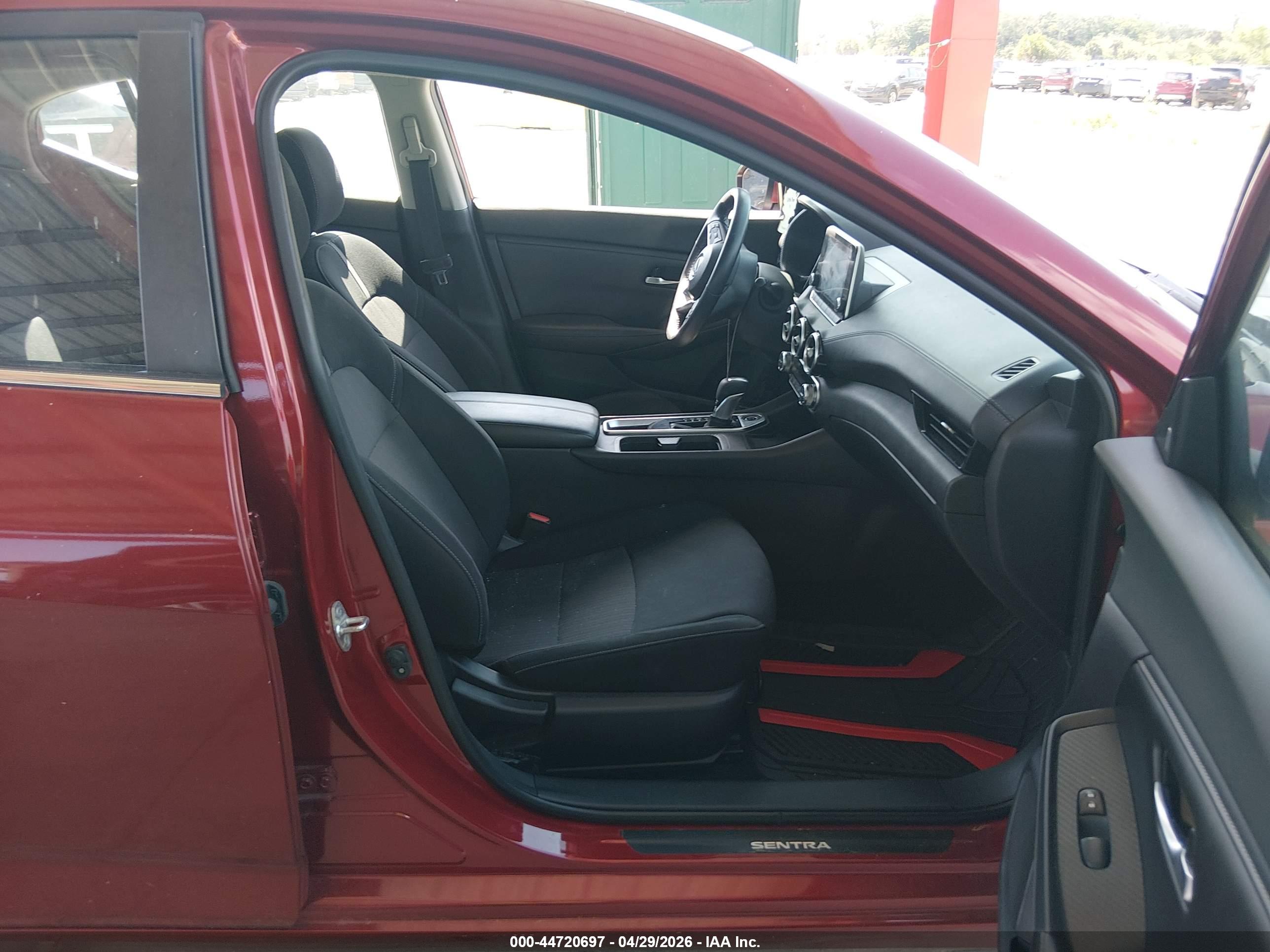 NISSAN SENTRA image 5