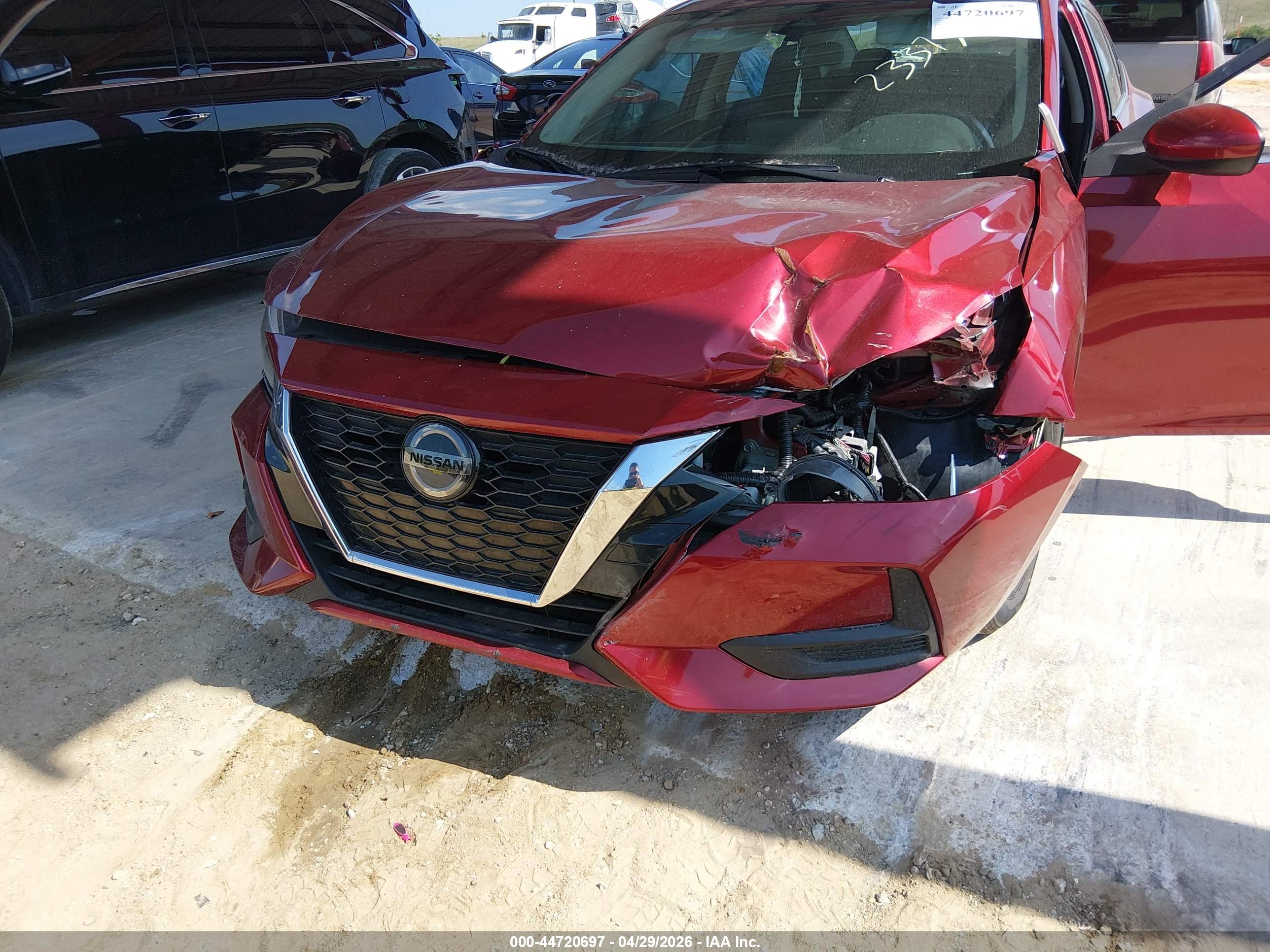 NISSAN SENTRA image 6