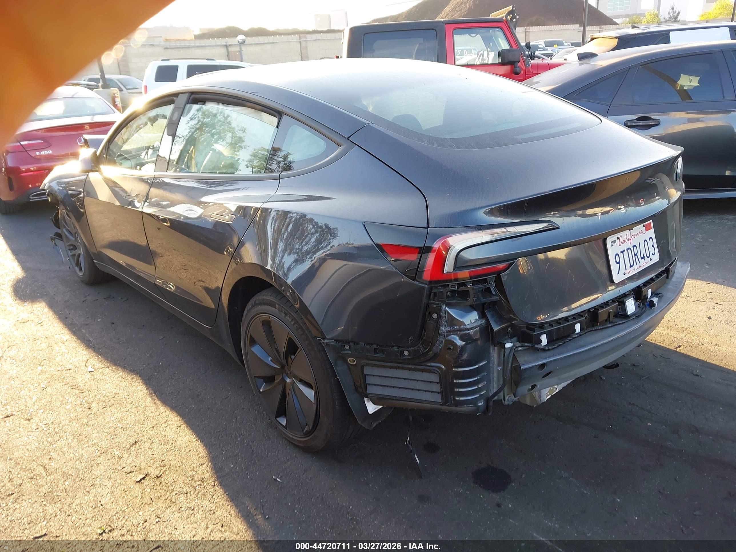 TESLA MODEL image 3