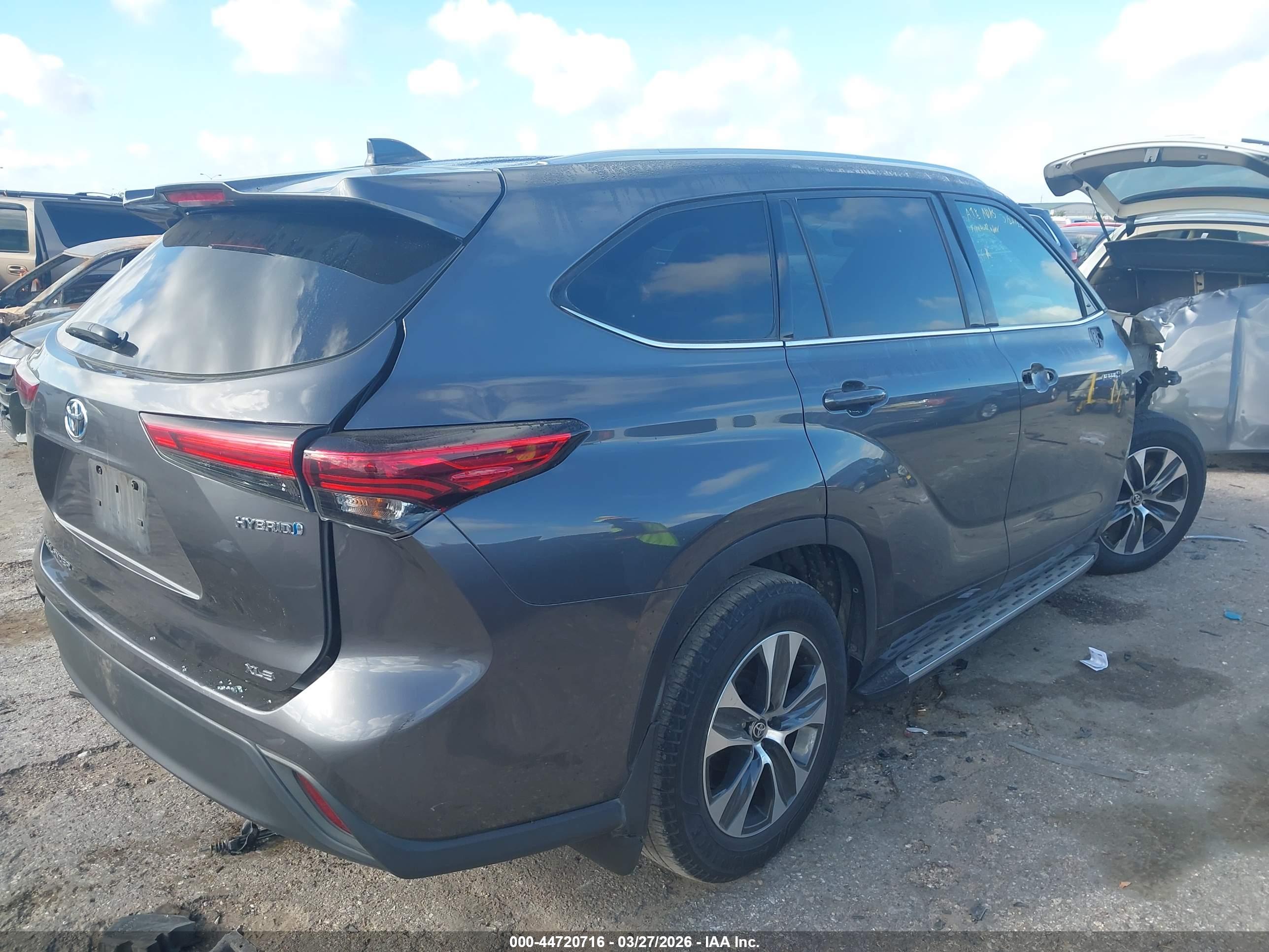 TOYOTA HIGHLANDER image 4