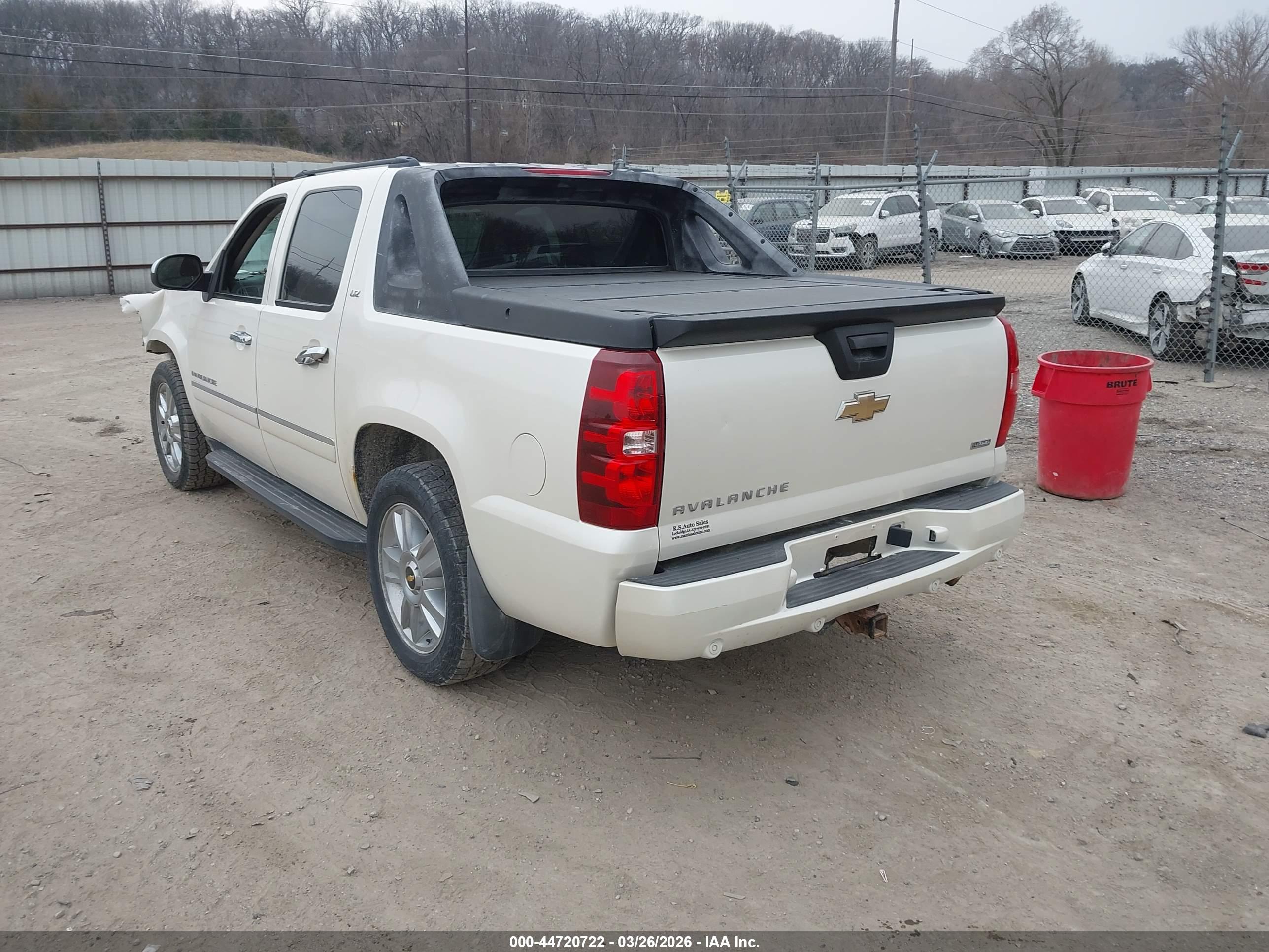CHEVROLET AVALANCHE image 3