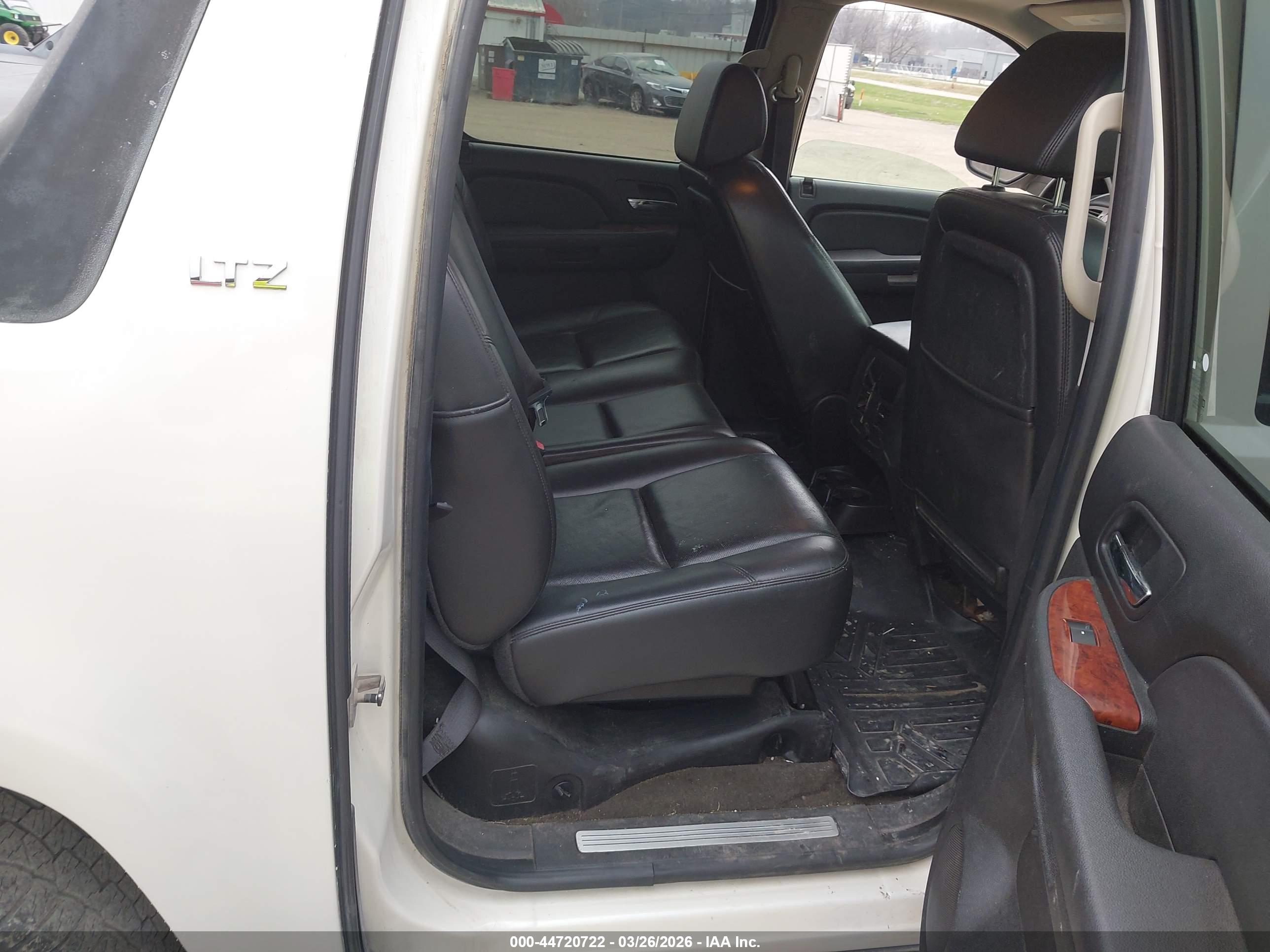 CHEVROLET AVALANCHE image 8