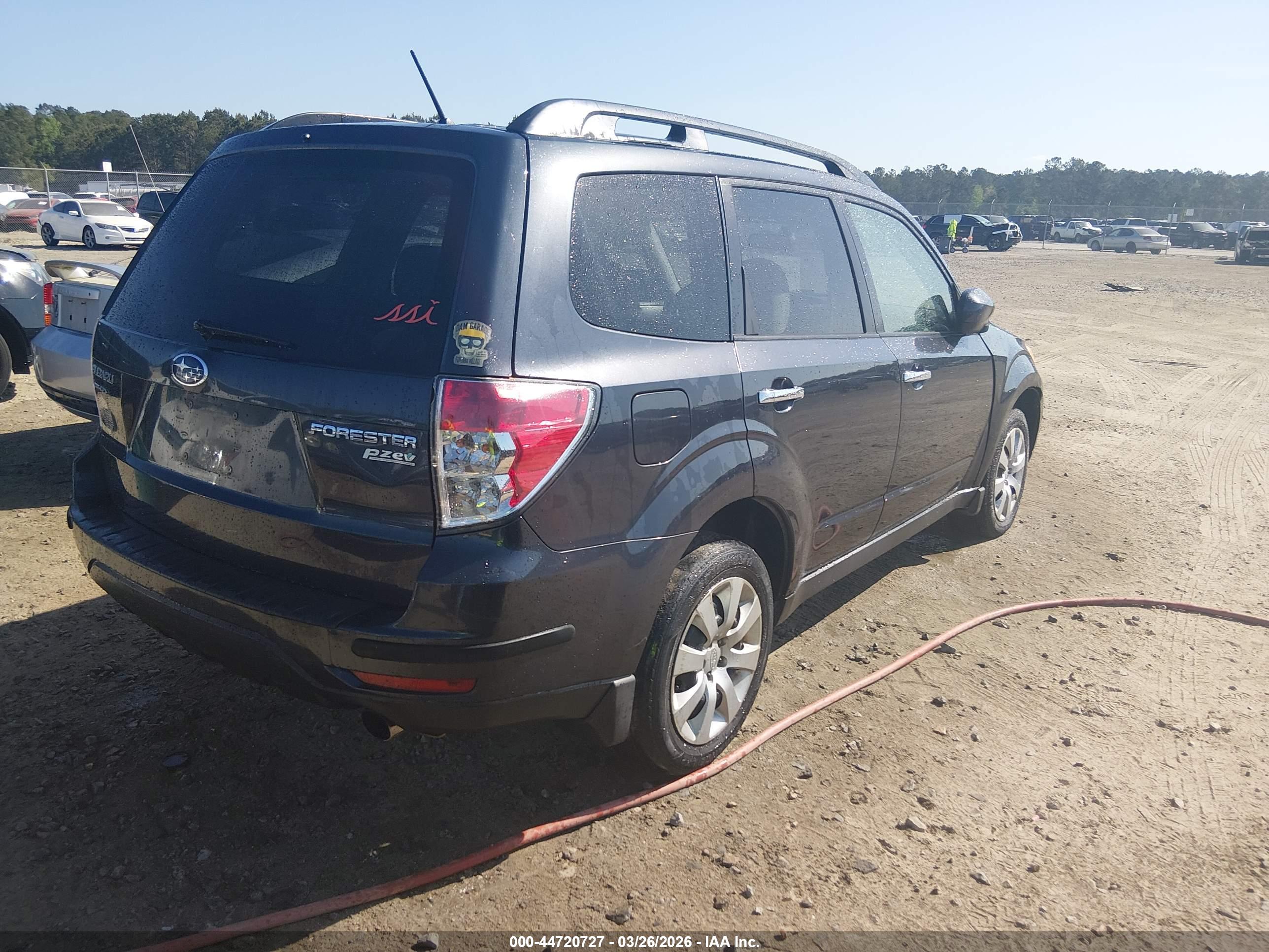 SUBARU FORESTER image 4