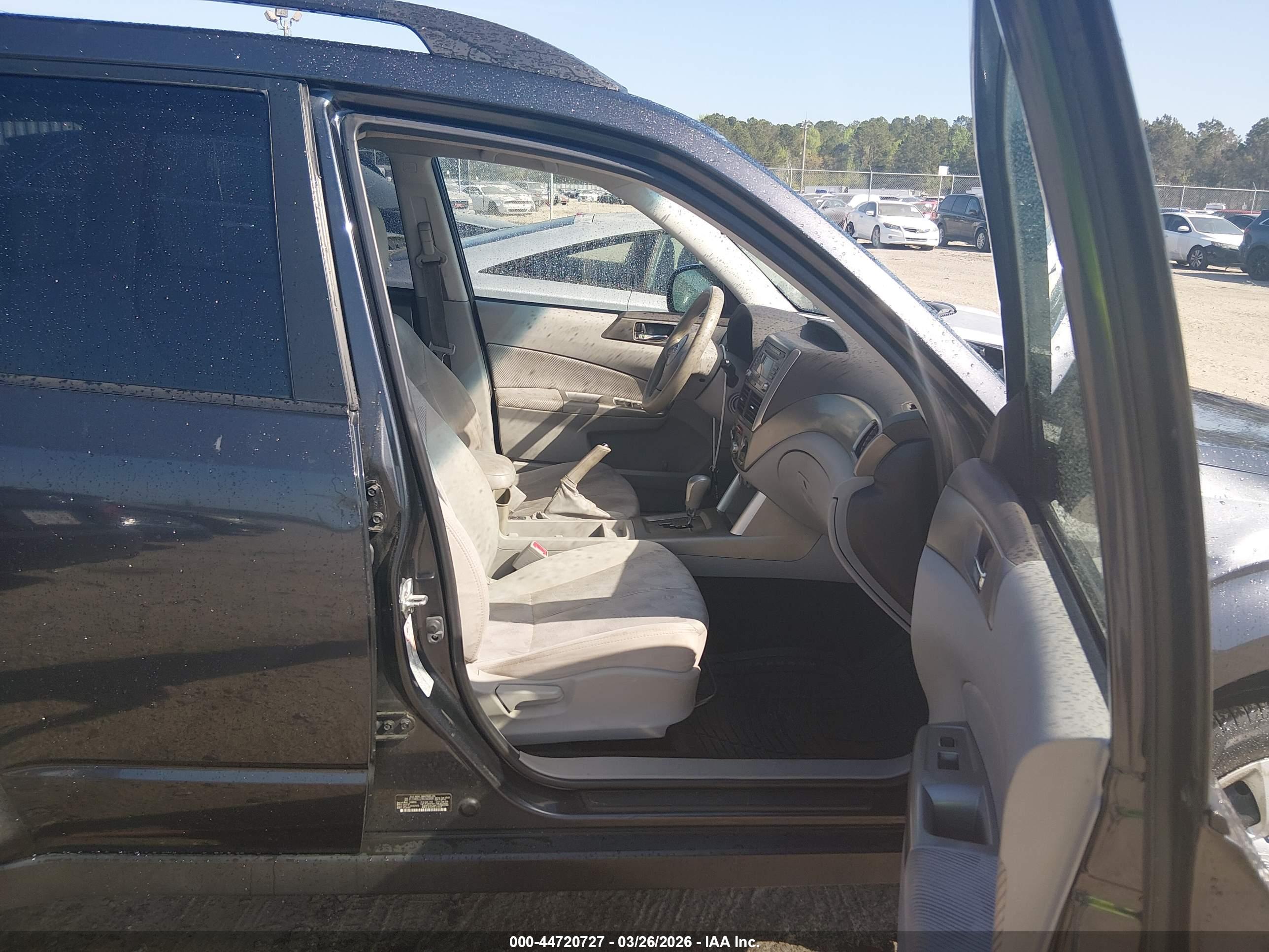 SUBARU FORESTER image 5