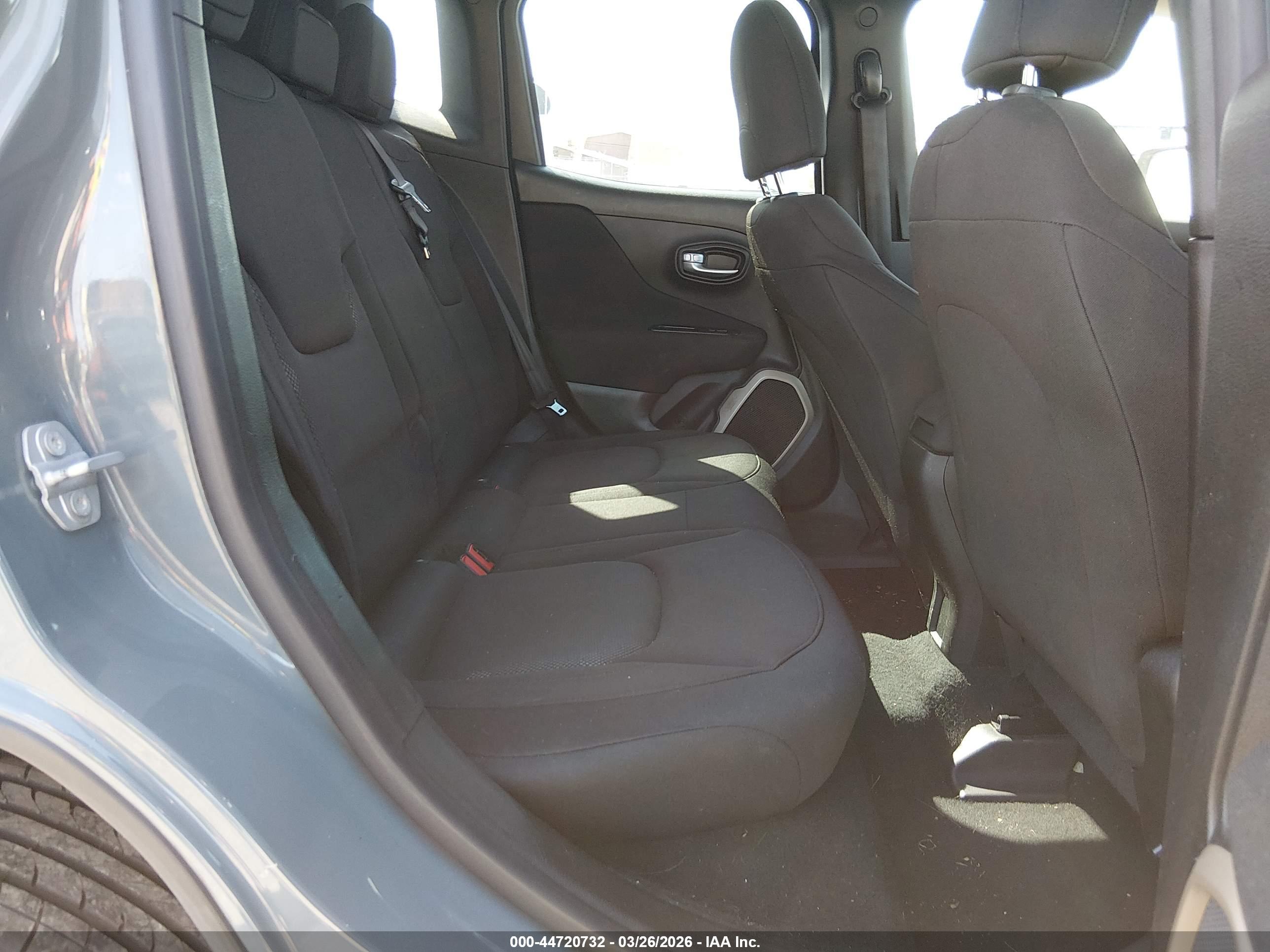JEEP RENEGADE image 8