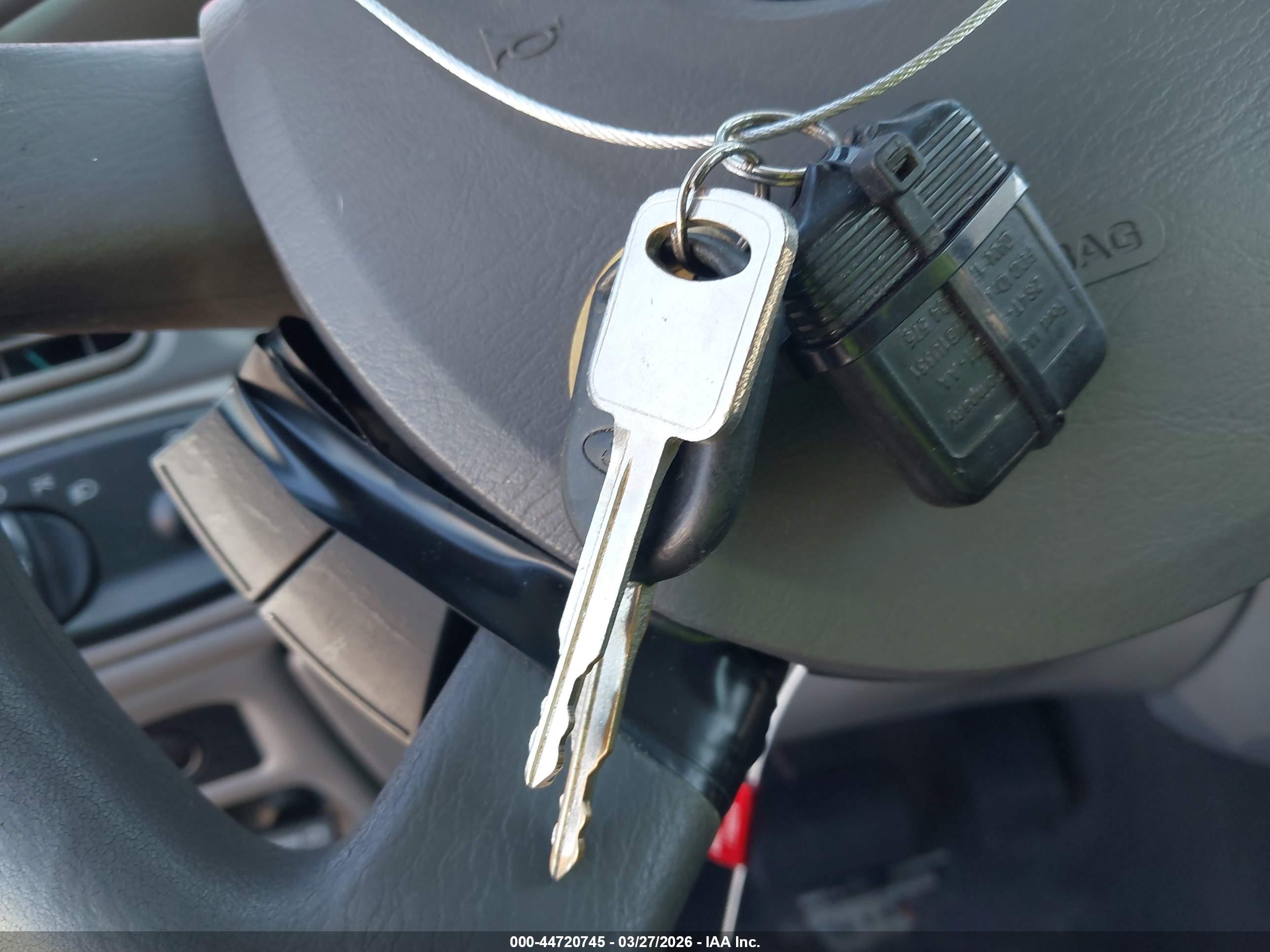 FORD TAURUS image 11