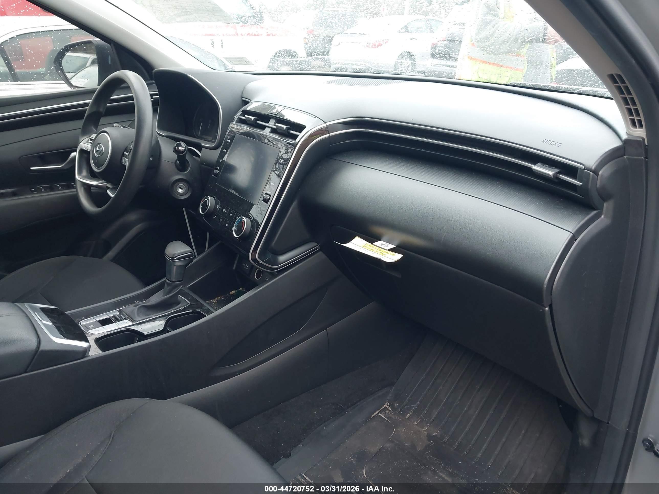 HYUNDAI TUCSON image 5