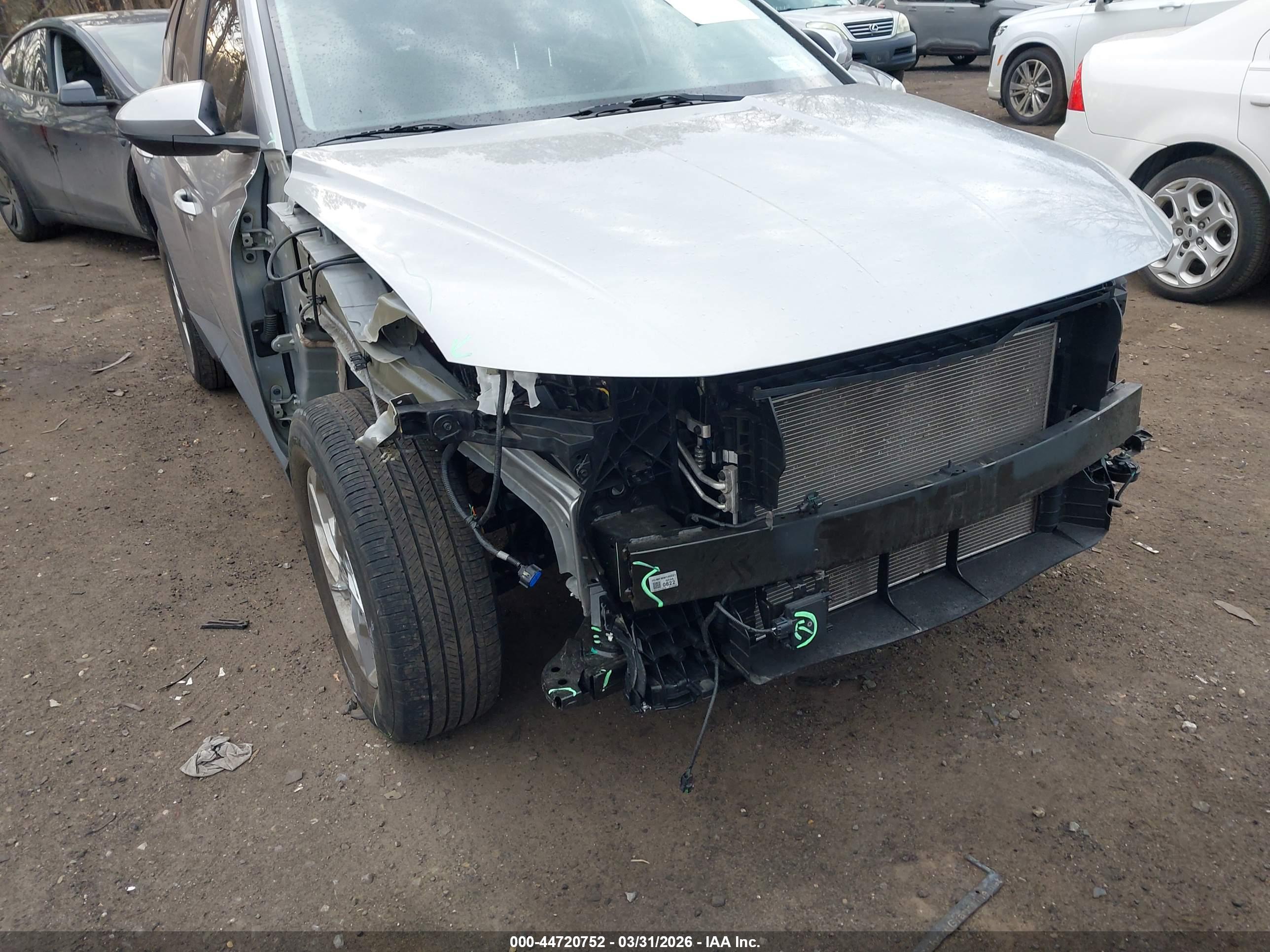 HYUNDAI TUCSON image 6