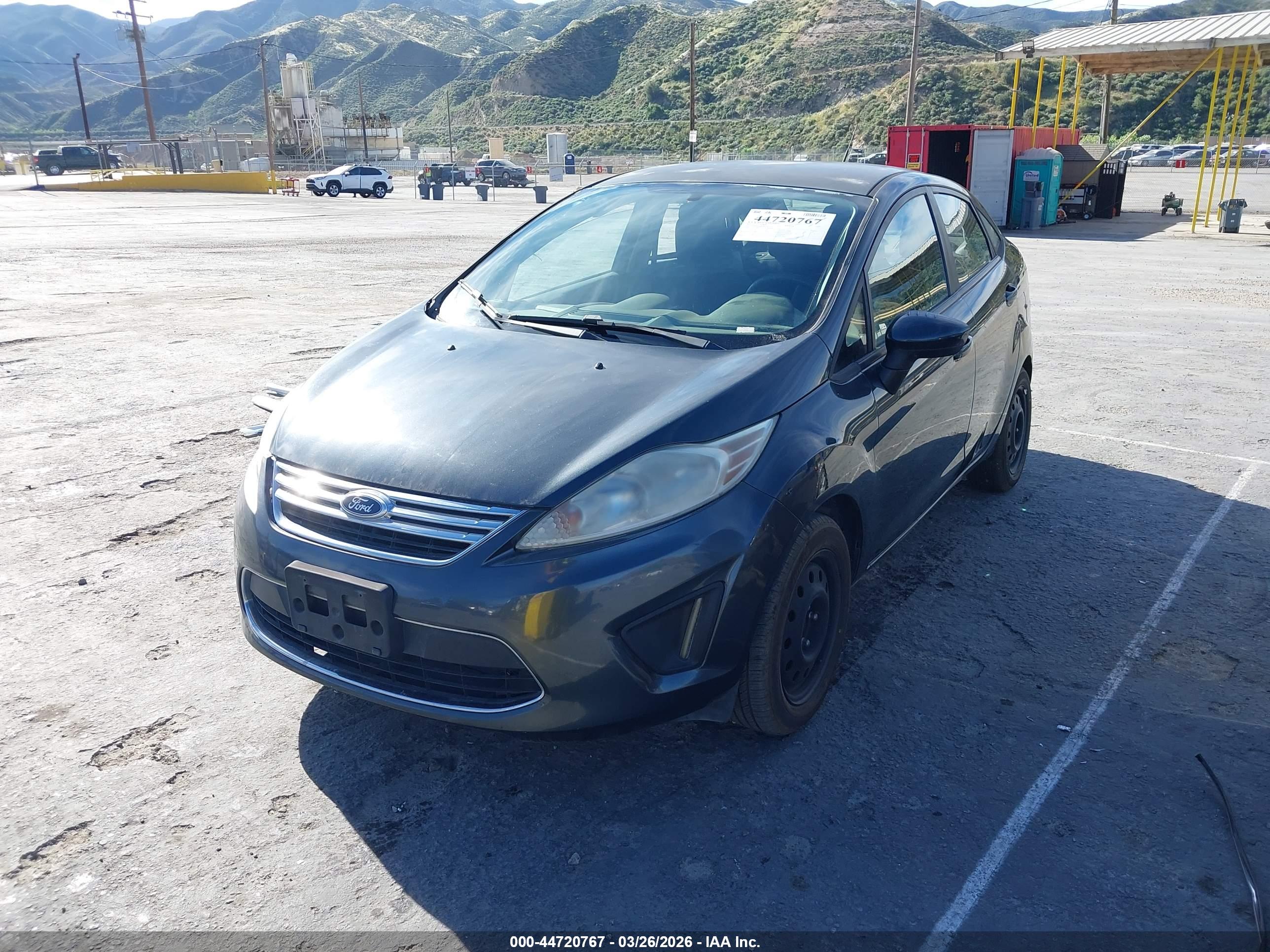 FORD FIESTA image 2