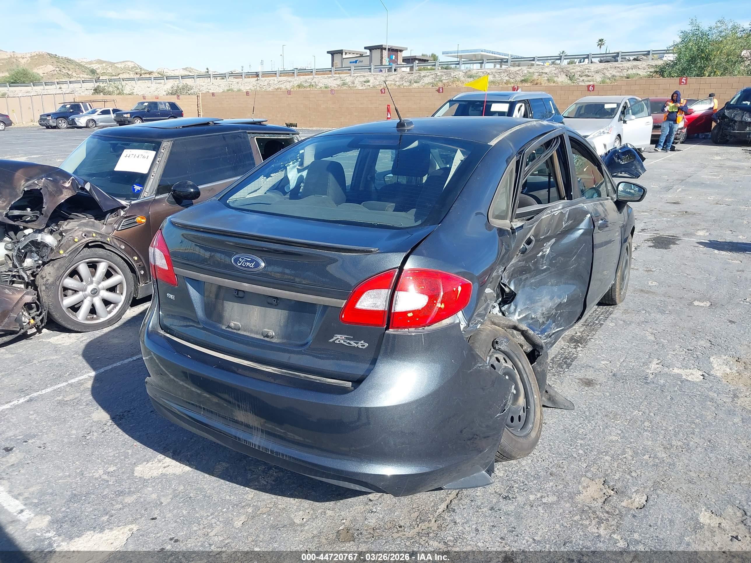 FORD FIESTA image 4