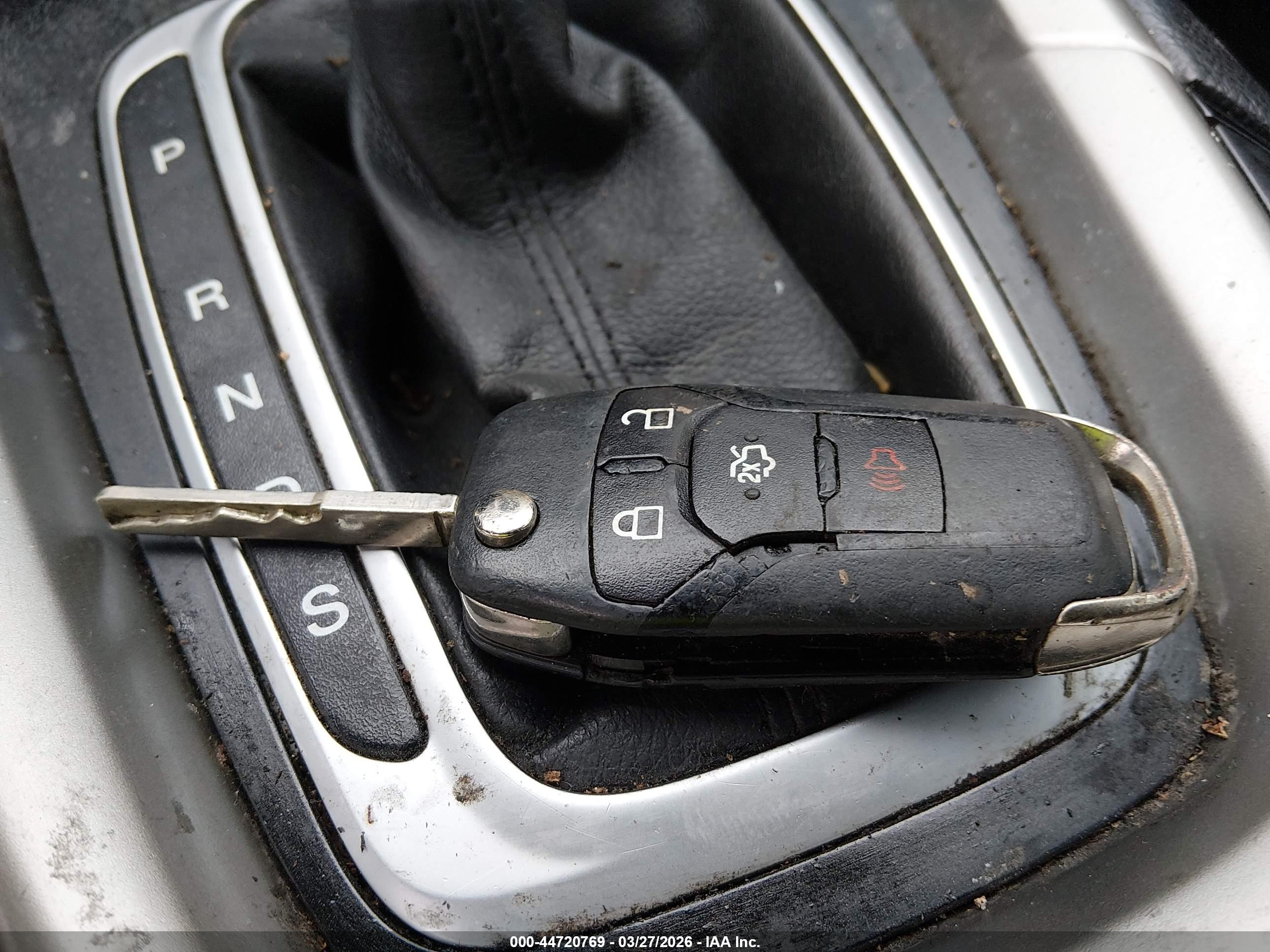 FORD FUSION image 11