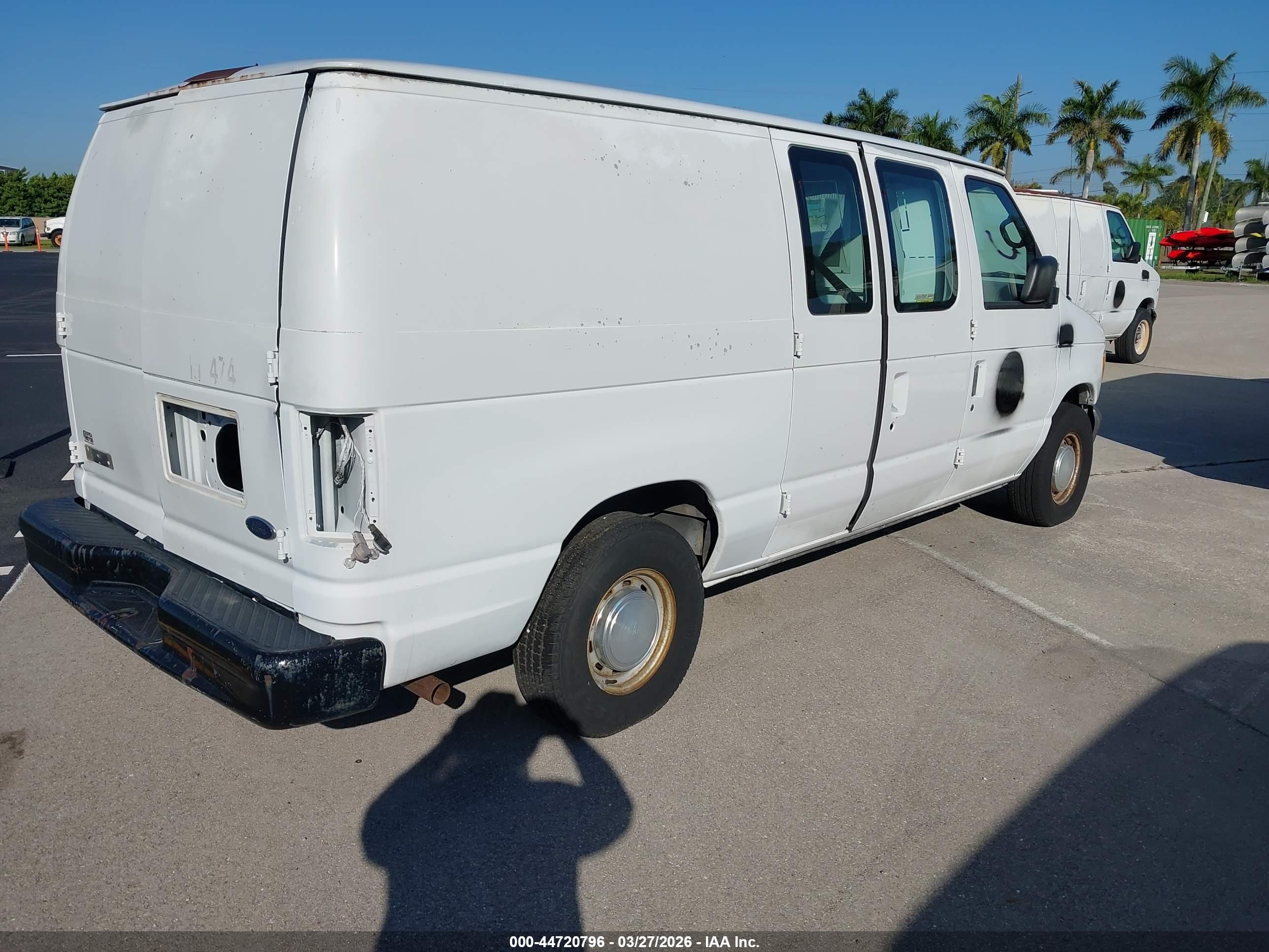 FORD E-150 image 4