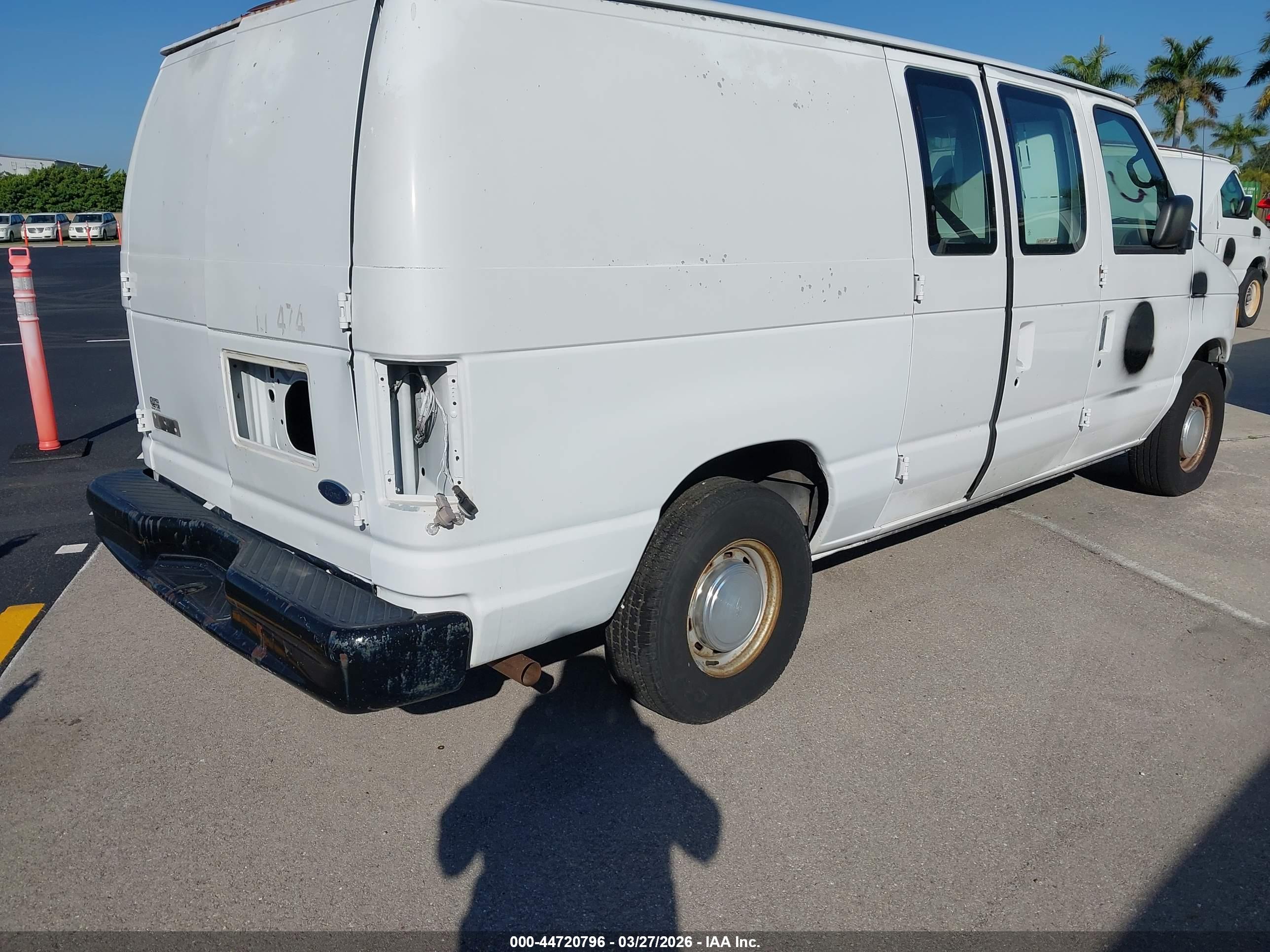 FORD E-150 image 6