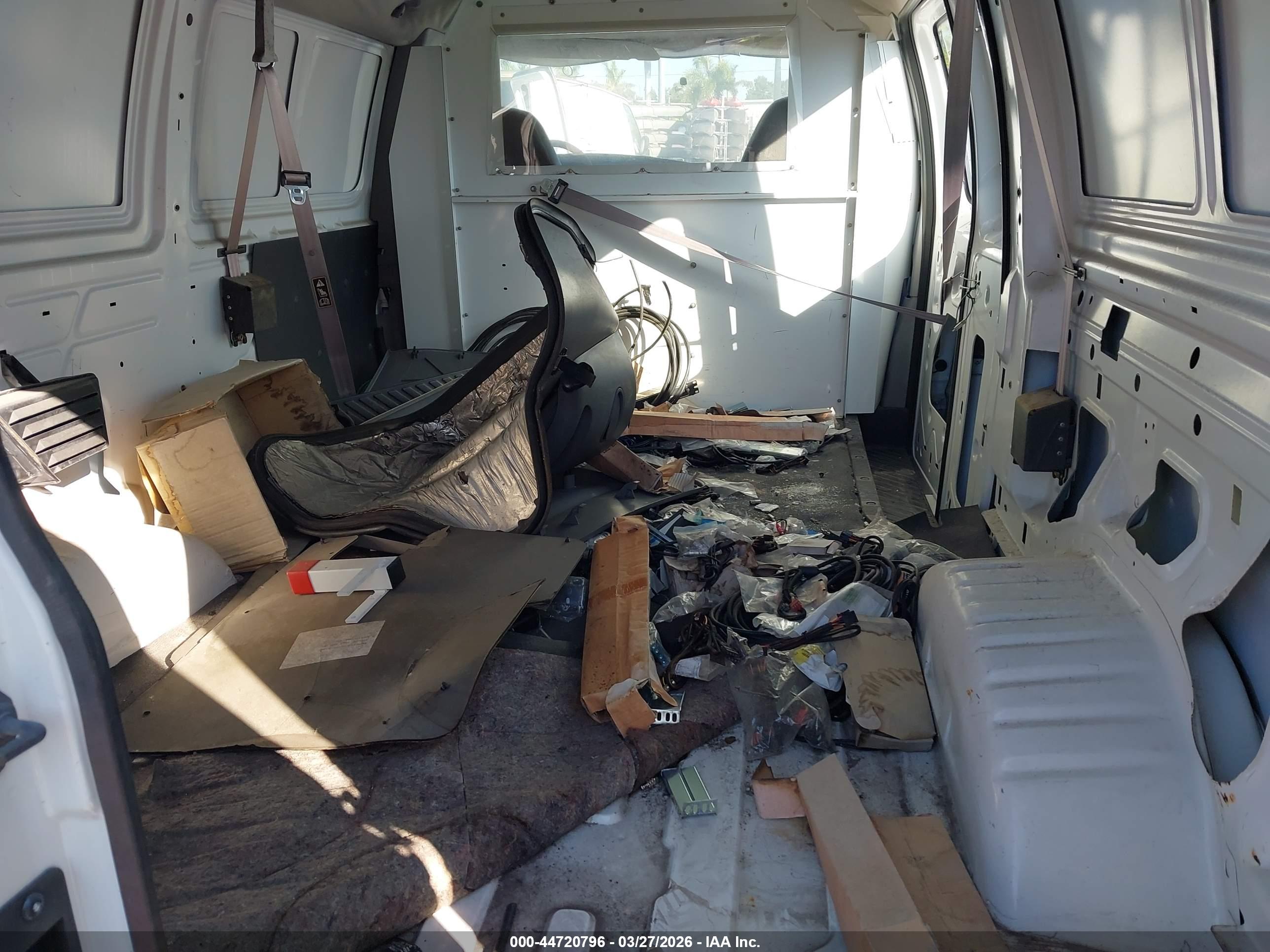 FORD E-150 image 8
