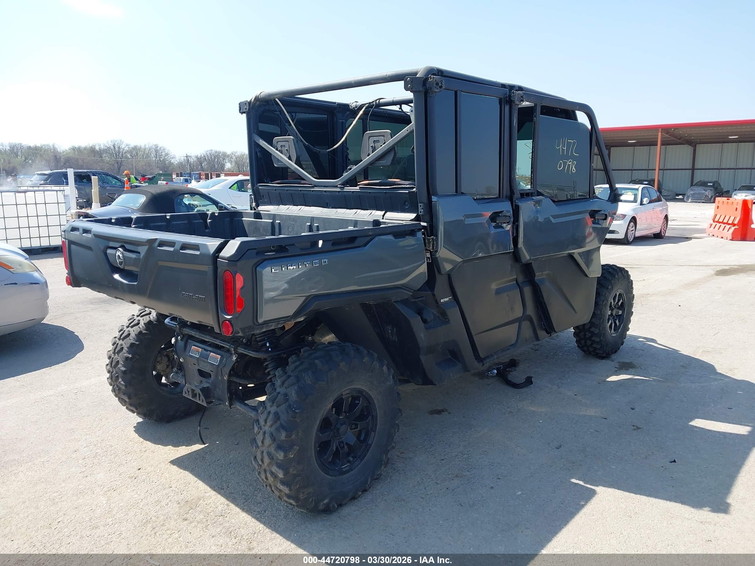 CAN-AM DEFENDER image 4