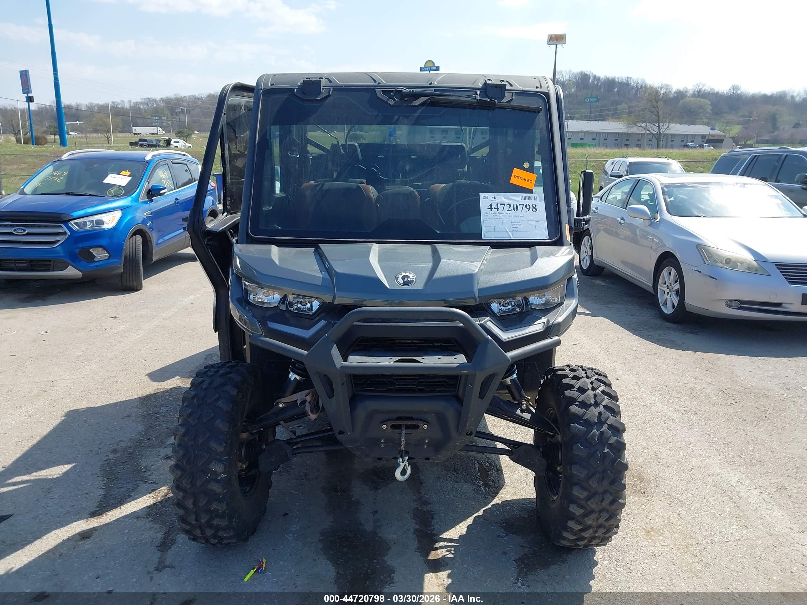 CAN-AM DEFENDER image 5