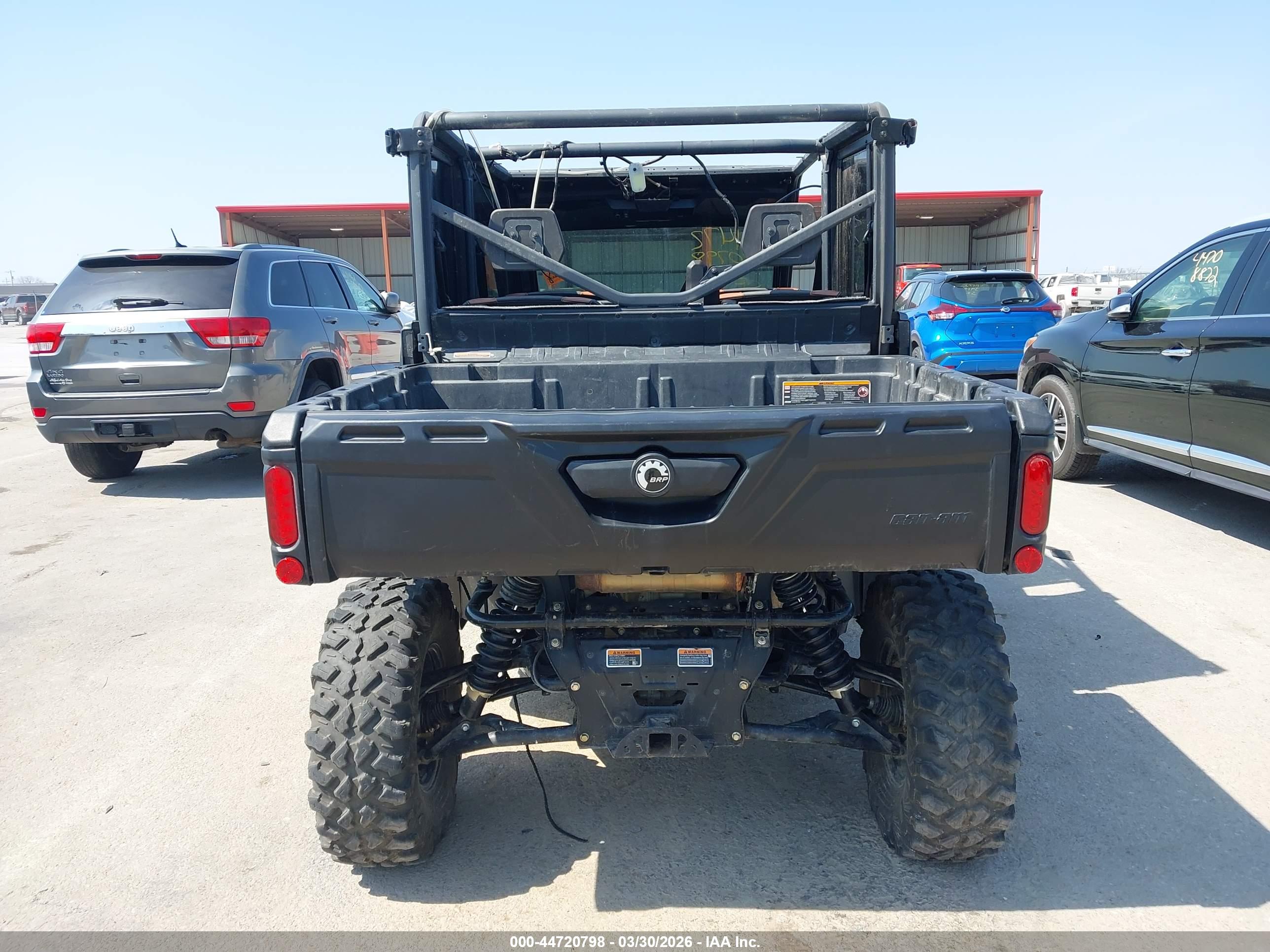 CAN-AM DEFENDER image 6