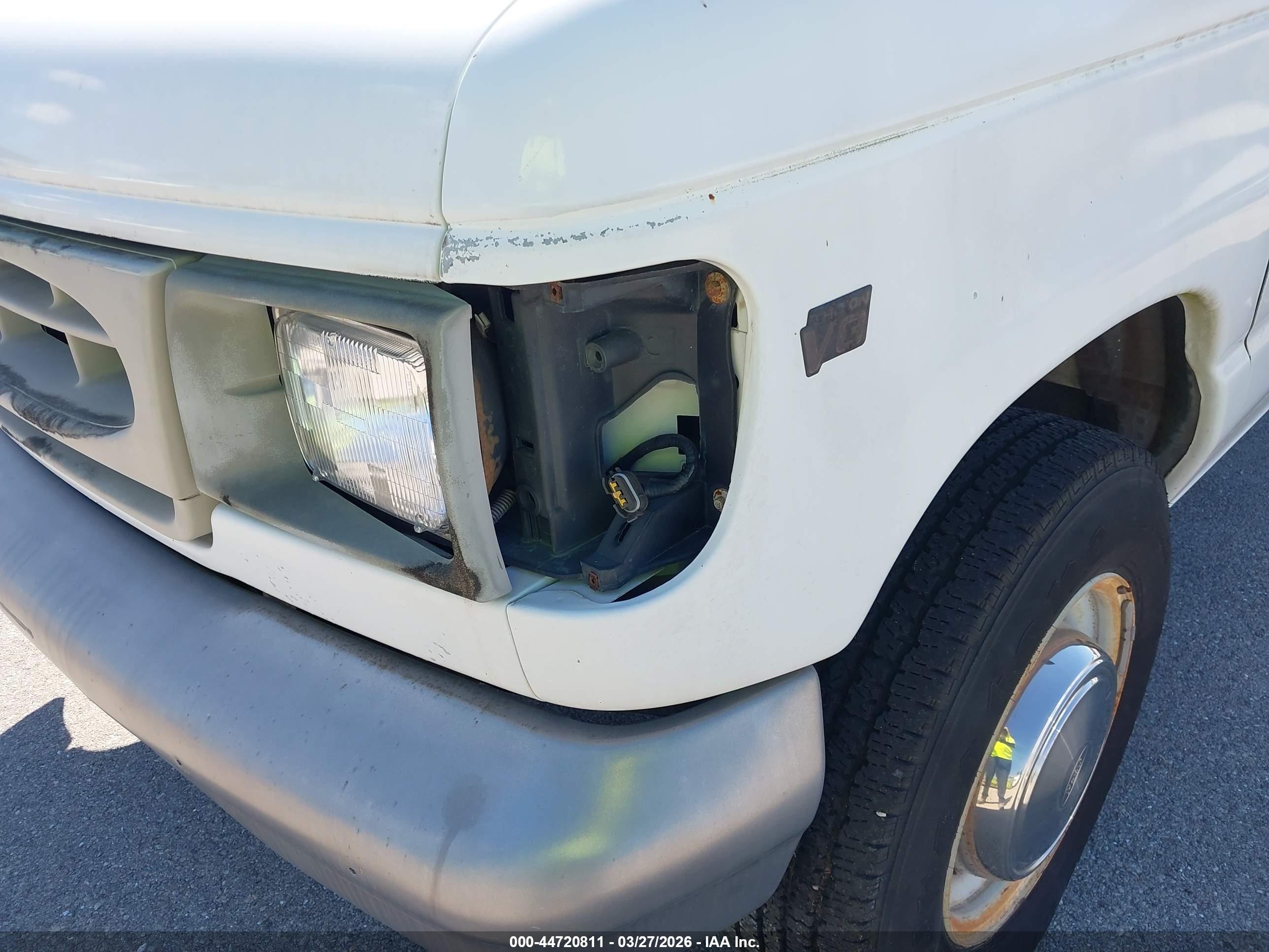 FORD E-250 image 6