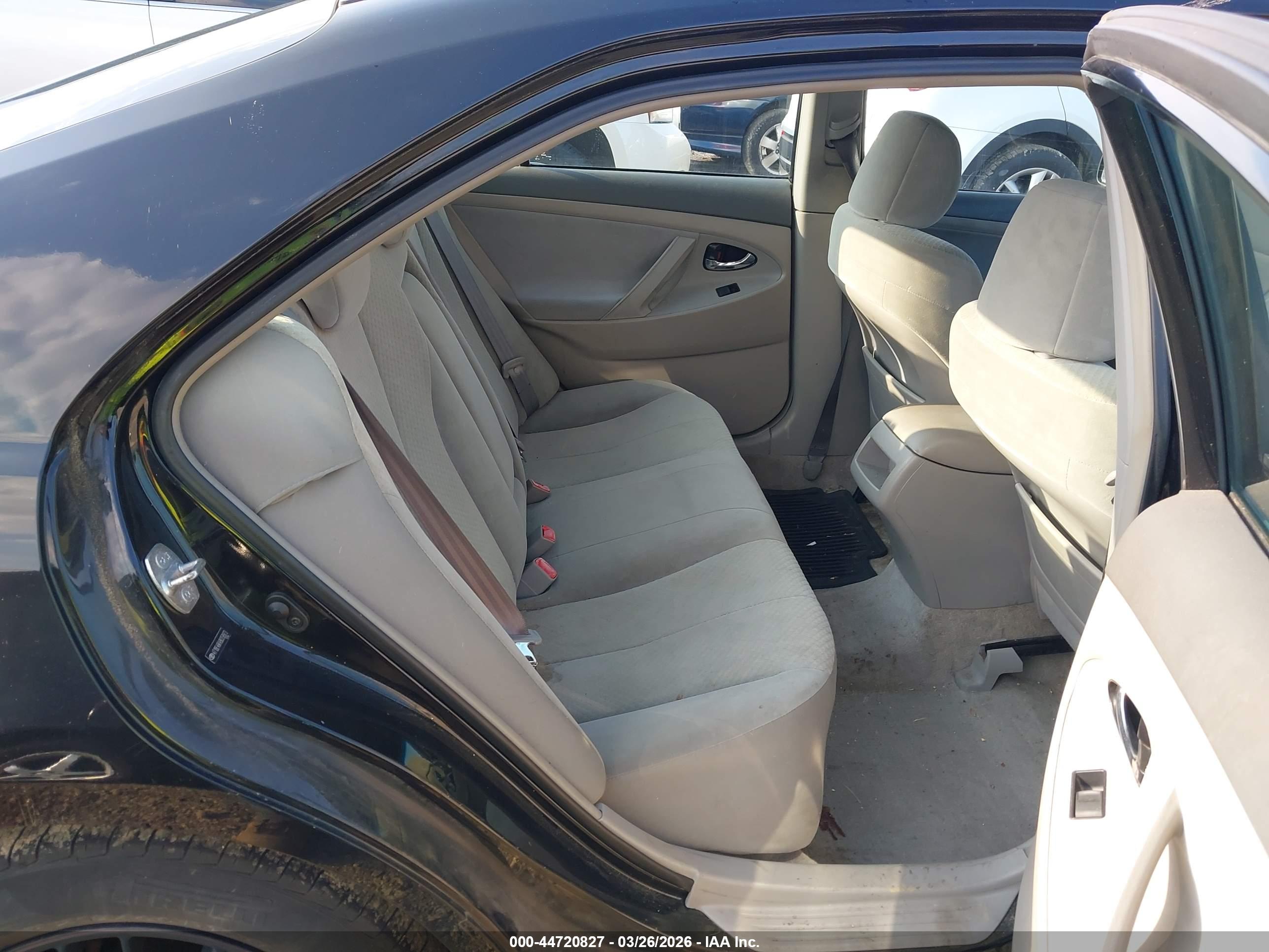 TOYOTA CAMRY image 8